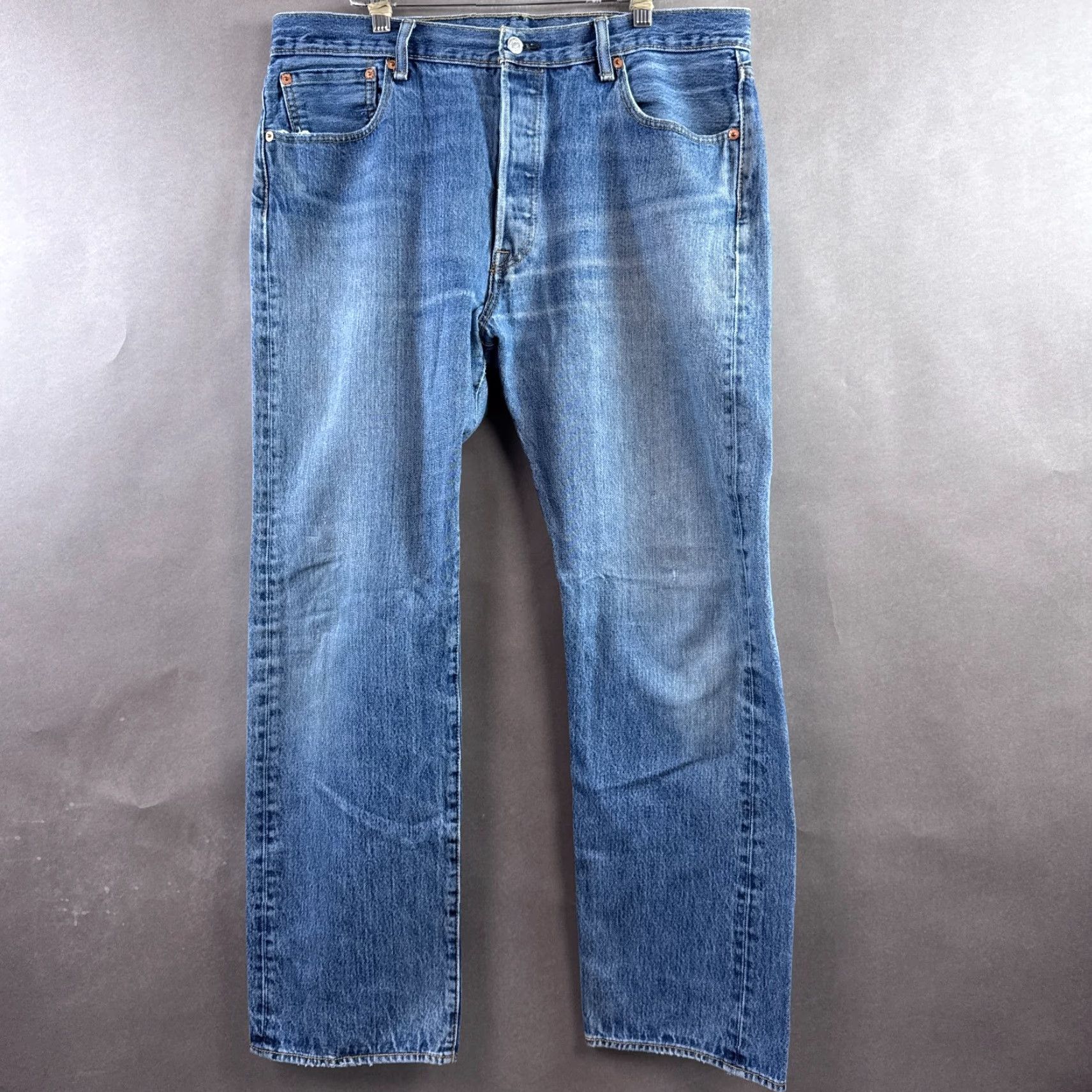 Levi's VINTAGE Levis 501 Jeans Mens 36x32 Blue Denim Pants Straight Button Fly Faded Work Chore Jeans Size US 36 / EU 52 - 2 Thumbnail