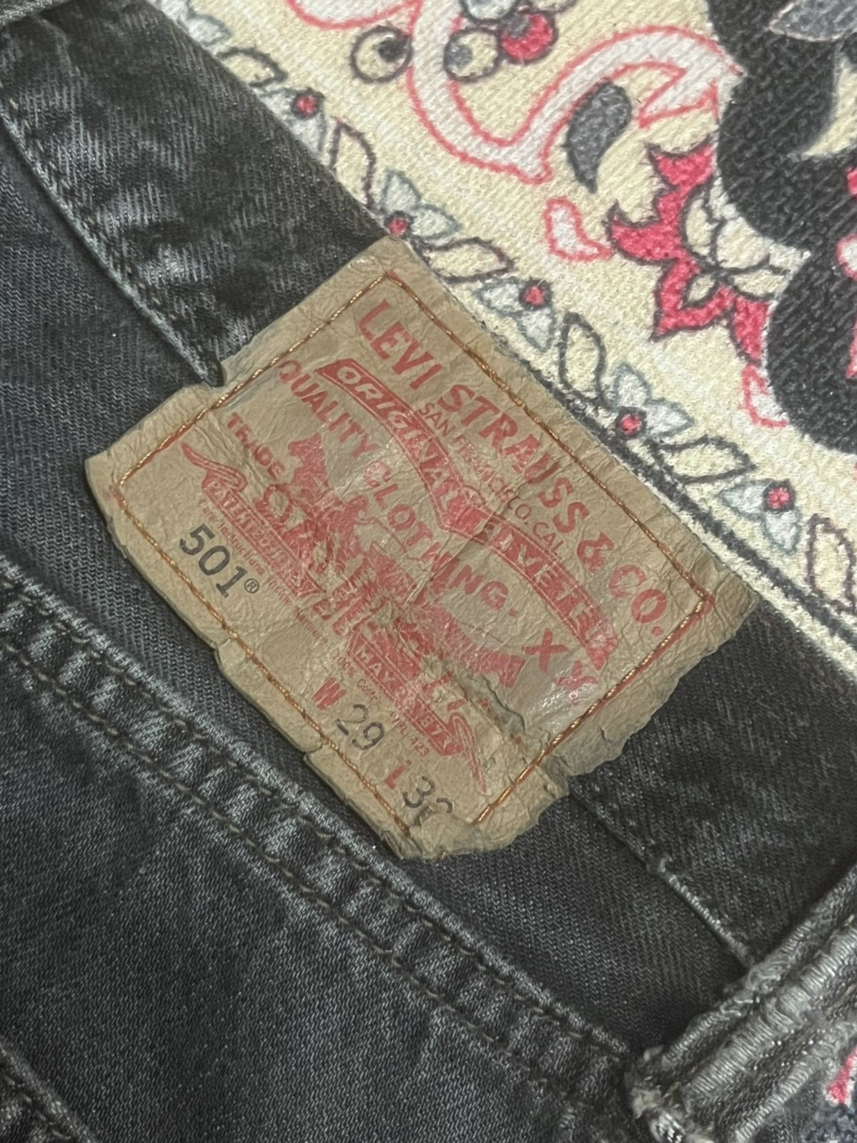 Levi's Vintage Y2K Levi’s 501 Black Faded Washed Frayed Leg Jeans Size US 29 - 11 Thumbnail