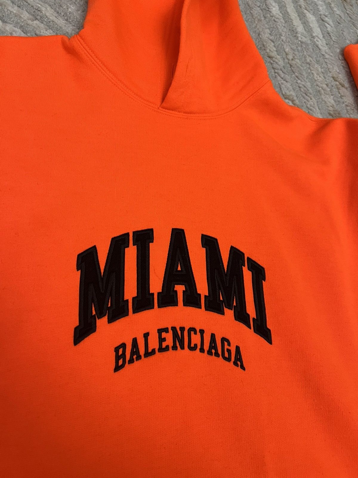 Balenciaga Balenciaga Cities Miami Hoodie Size US S / EU 44-46 / 1 - 6 Thumbnail