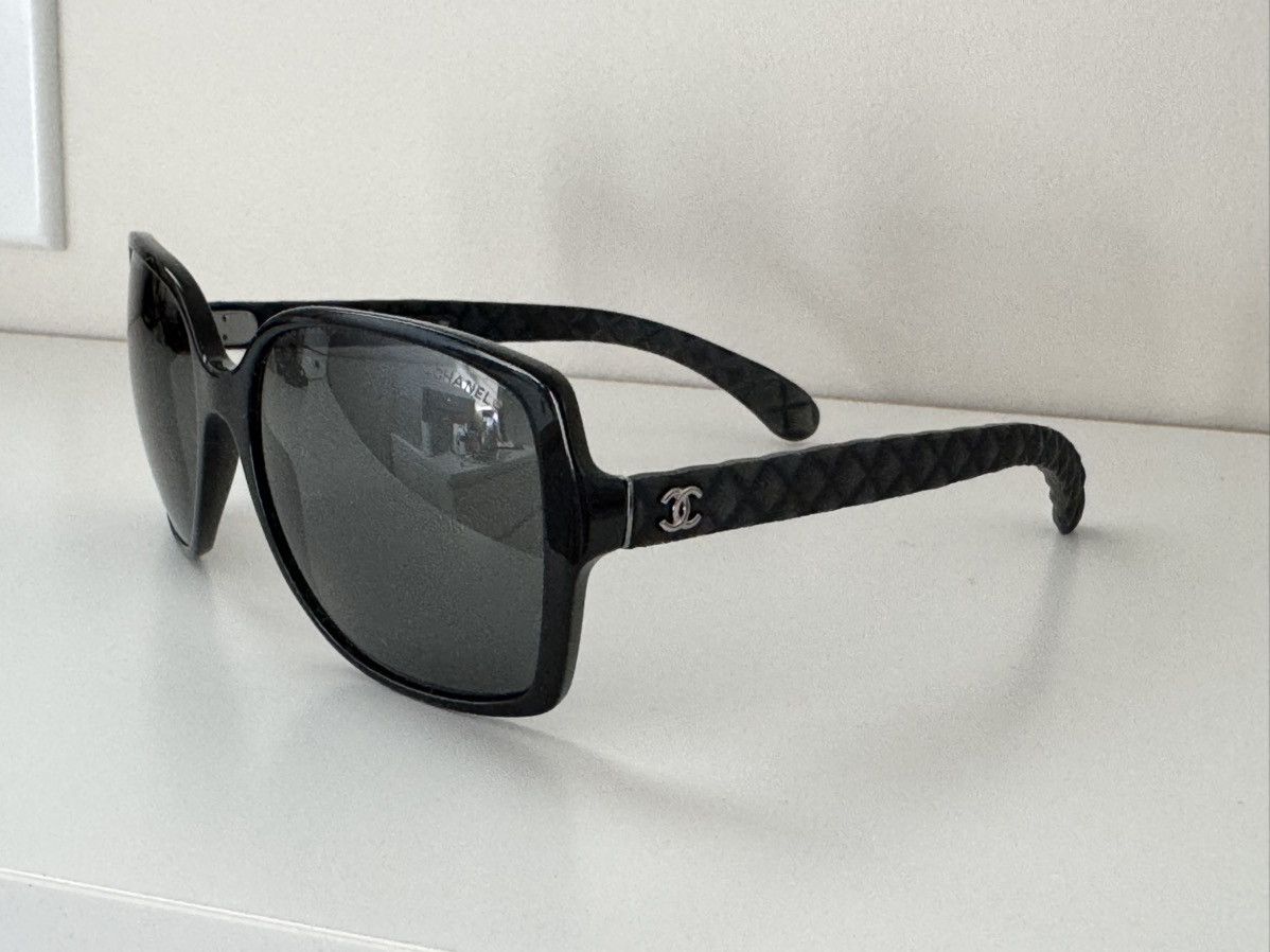 Chanel Vintage Quilted Frame Chanel Sunglasses Size ONE SIZE - 2 Thumbnail