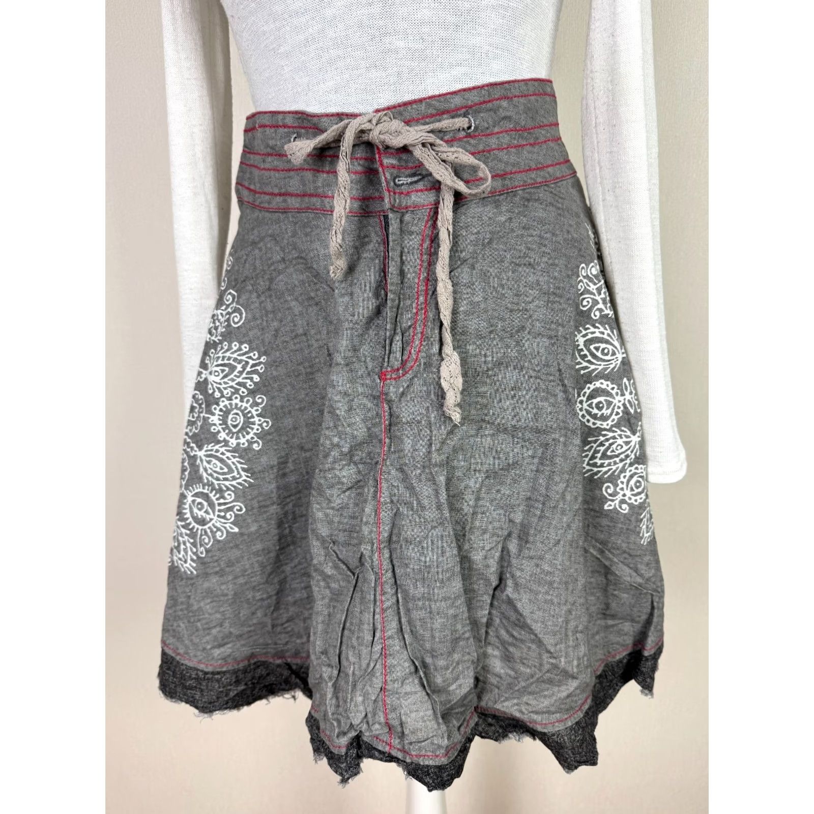 Desigual Desigual Skirt Women's Grey Size 40 Knee Length Cotton Skirt Desigual Shorthand 30F2752 Womens Grey Skirt Size 40 Size 27" / US 4 / IT 40 - 2 Thumbnail