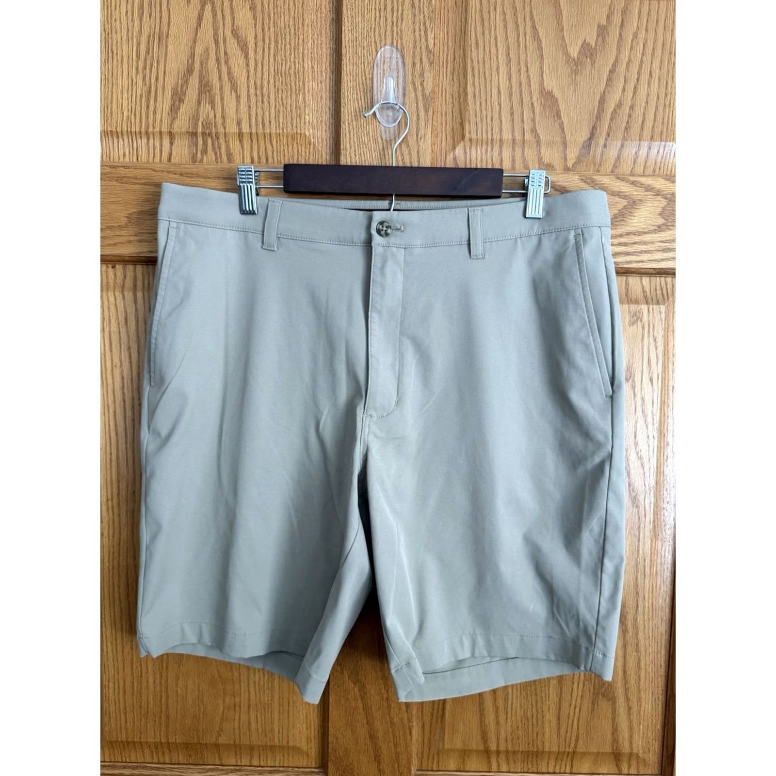 PGA Tour PGA TOUR Golf Shorts Beige Khaki Tan Size 36 Athletic Men's Flat Front Size US 36 / EU 52 - 2 Thumbnail