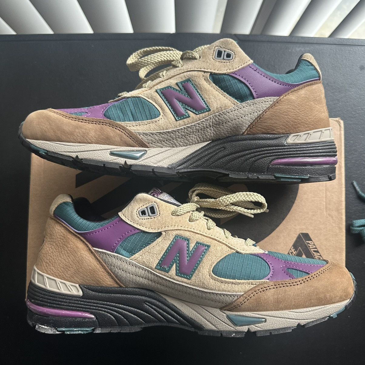 New Balance × Palace New Balance Palace x 991 Made in England Taos Taupe Grape Size US 10 / EU 43 - 2 Thumbnail