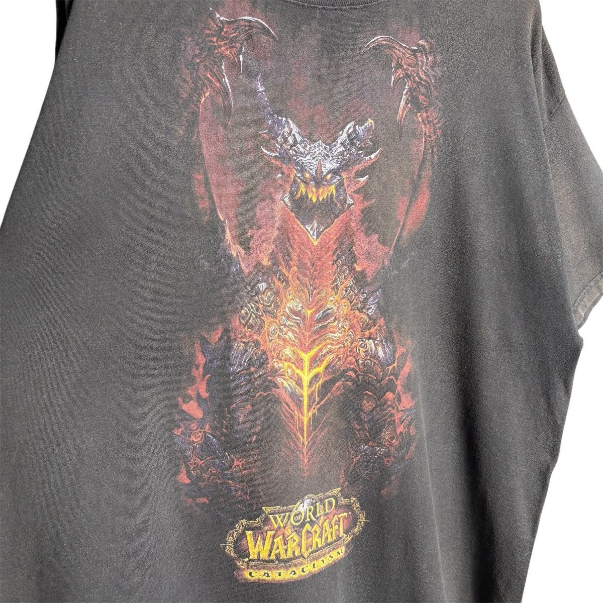 Vintage Vintage World Of Warcraft Blizzard Game Cataclysm T-Shirt Size US XL / EU 56 / 4 - 3 Thumbnail
