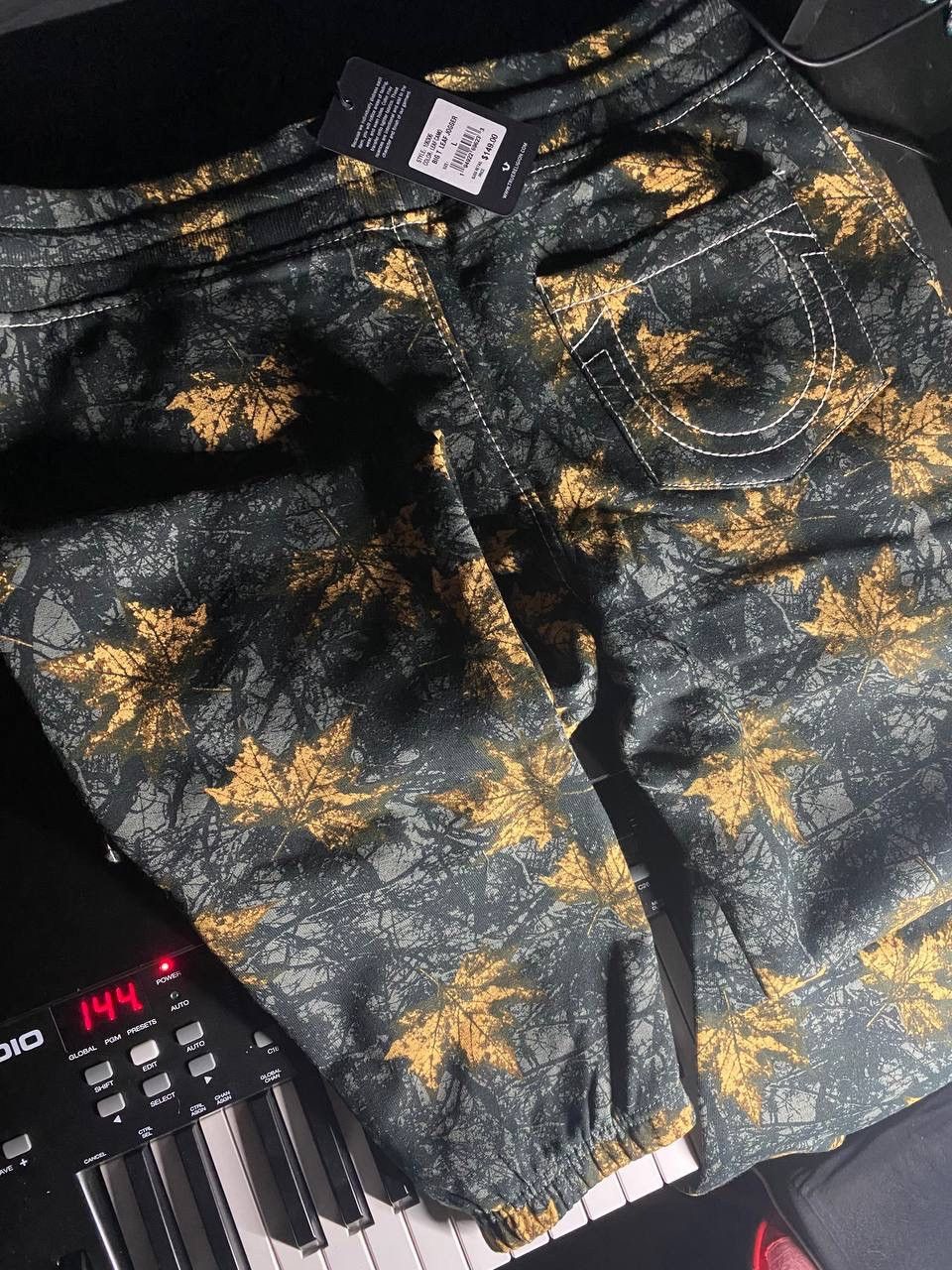 True Religion True Religion Big T Leaf Jogger Size US 34 / EU 50 - 3 Thumbnail
