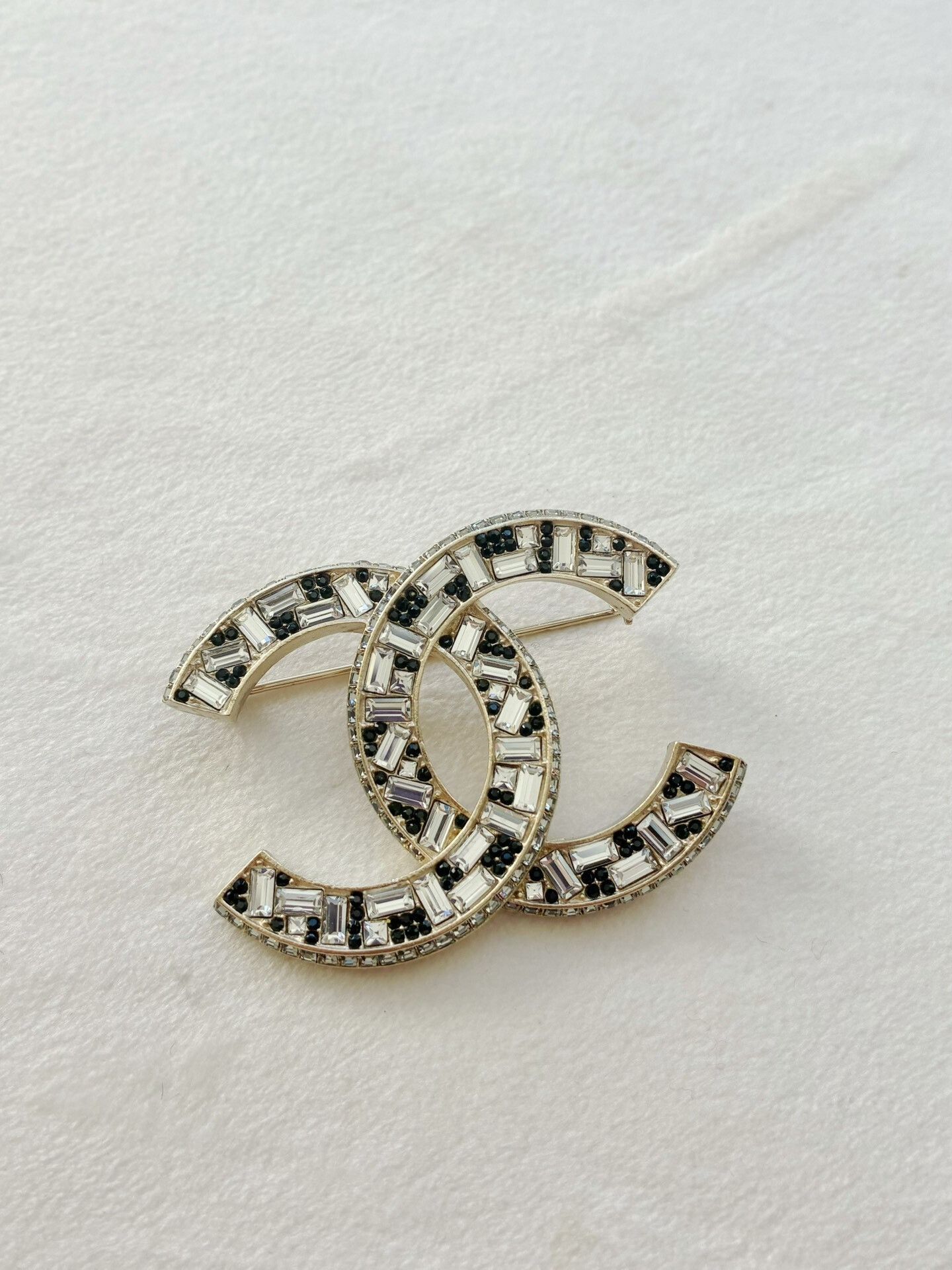 Chanel Chanel Classic CC Logo Brooch Size ONE SIZE - 1 Thumbnail