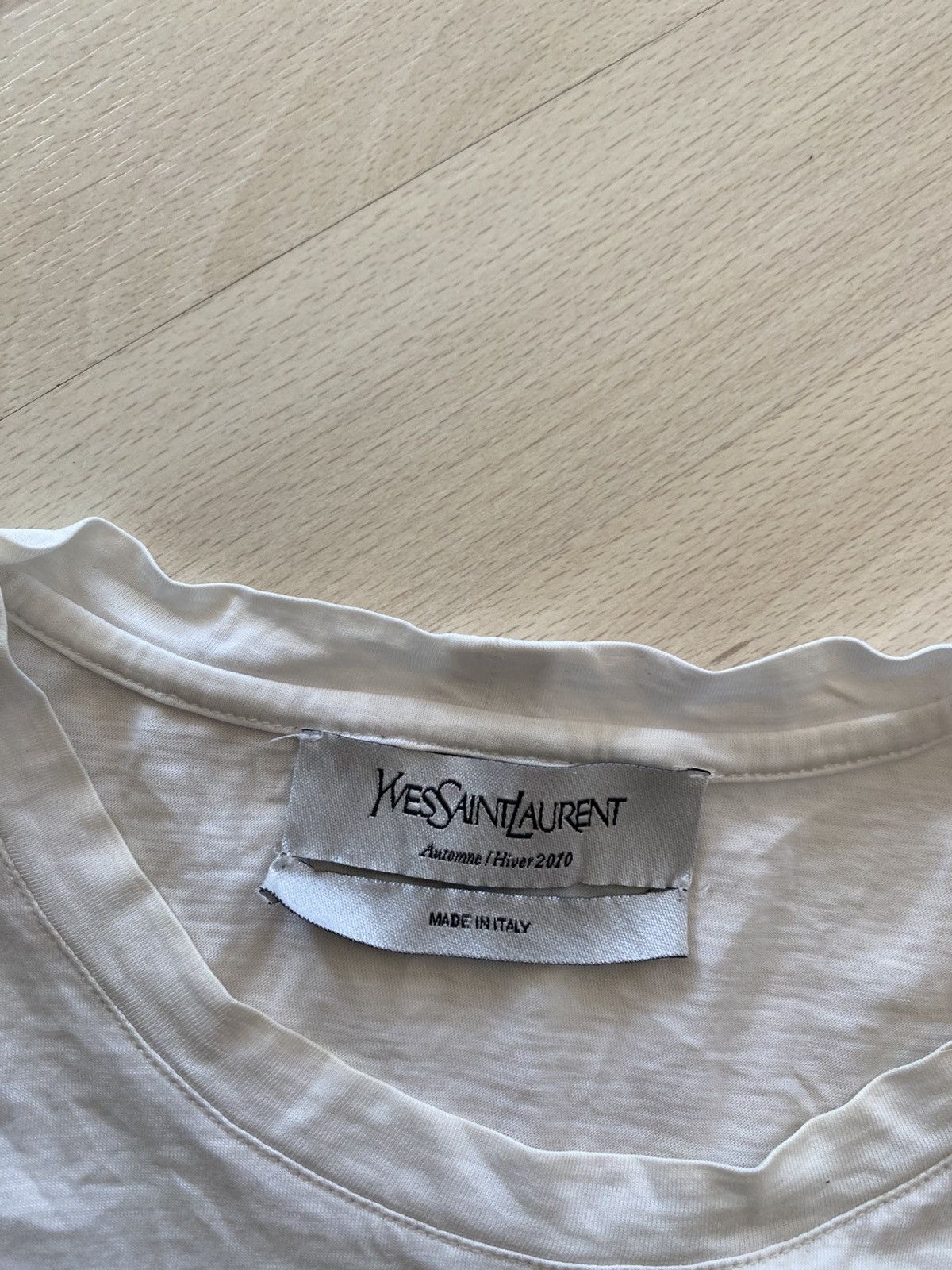 Yves Saint Laurent Yves Saint Laurent 2010 YSL Loves You T-Shirt Size XS / US 0-2 / IT 36-38 - 3 Thumbnail