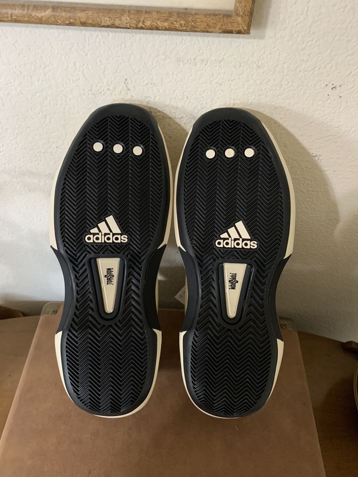 Adidas × Nike Crazy 1 Kobe basketball sneakers nwt Size US 10.5 / EU 43-44 - 12 Thumbnail