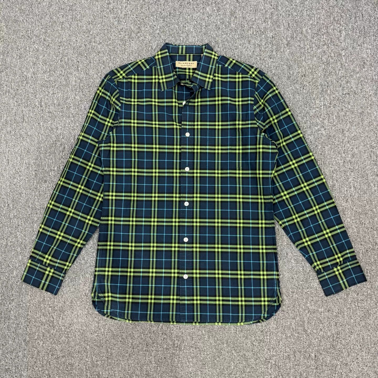 Burberry Burberry Green Plaid Long Sleeve Shirt Size US S / EU 44-46 / 1 - 1 Thumbnail