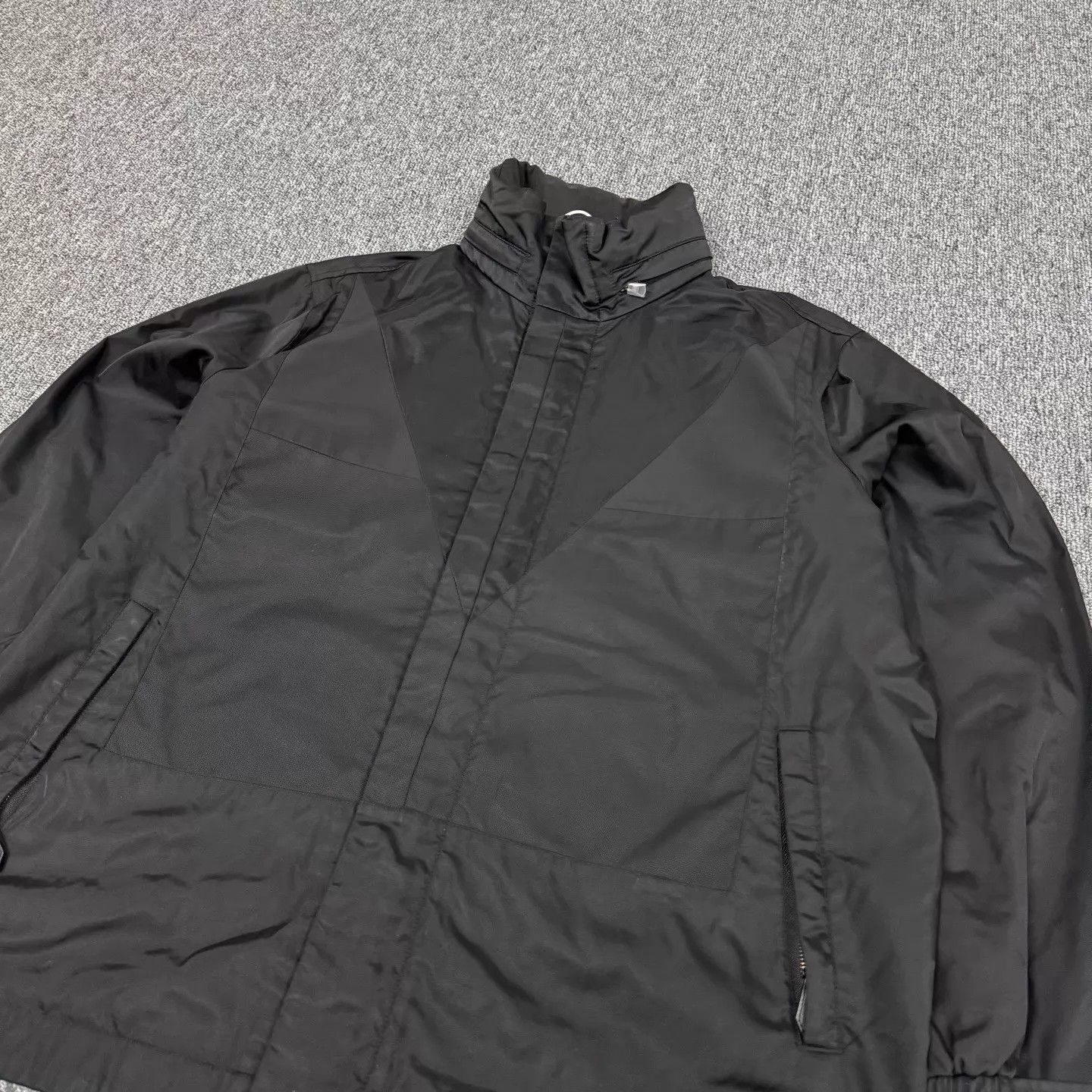 Burberry Burberry Nylon Padded Logo Print Jacket XL Size US XL / EU 56 / 4 - 4 Thumbnail