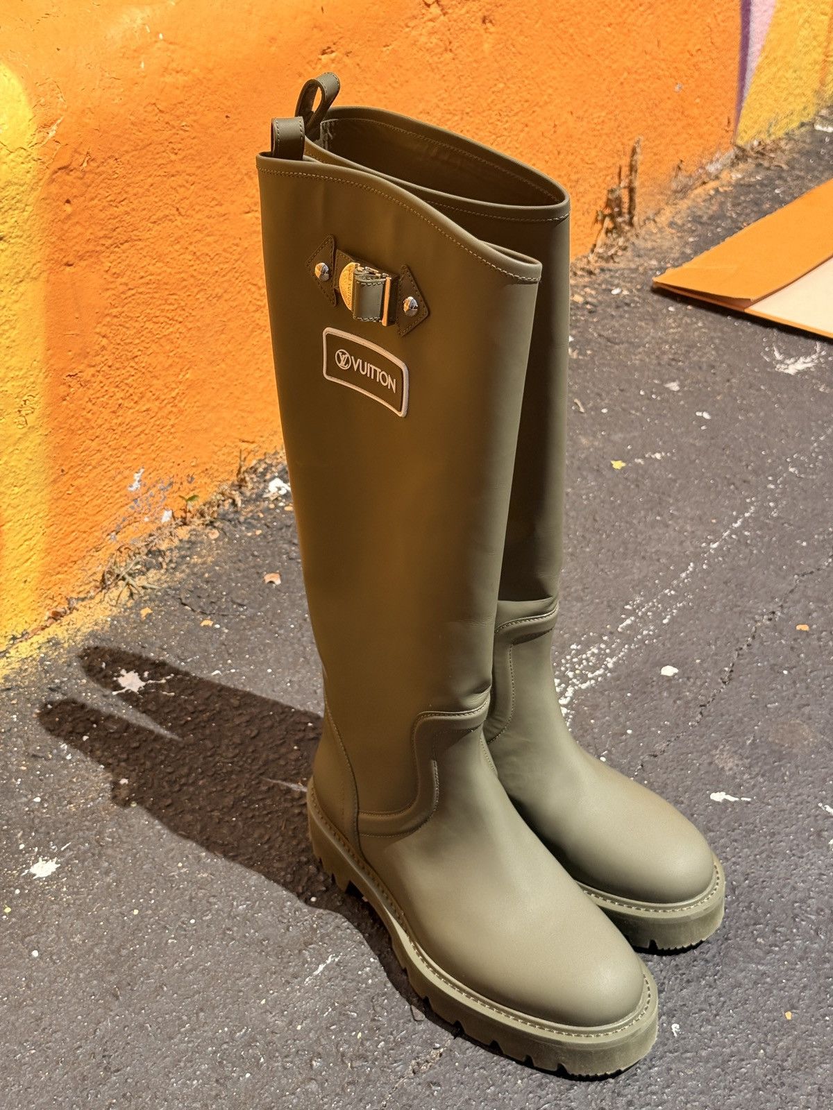 Louis Vuitton Louis Rubber Rain Boots Size US 8 / IT 38 - 4 Thumbnail