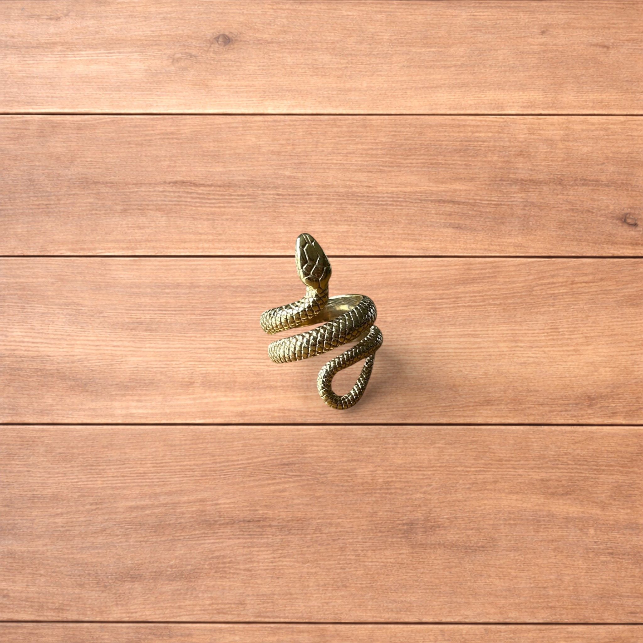 Japanese Brand Lovely vintage style sterling silver snake ring in gold. Size ONE SIZE - 4 Thumbnail