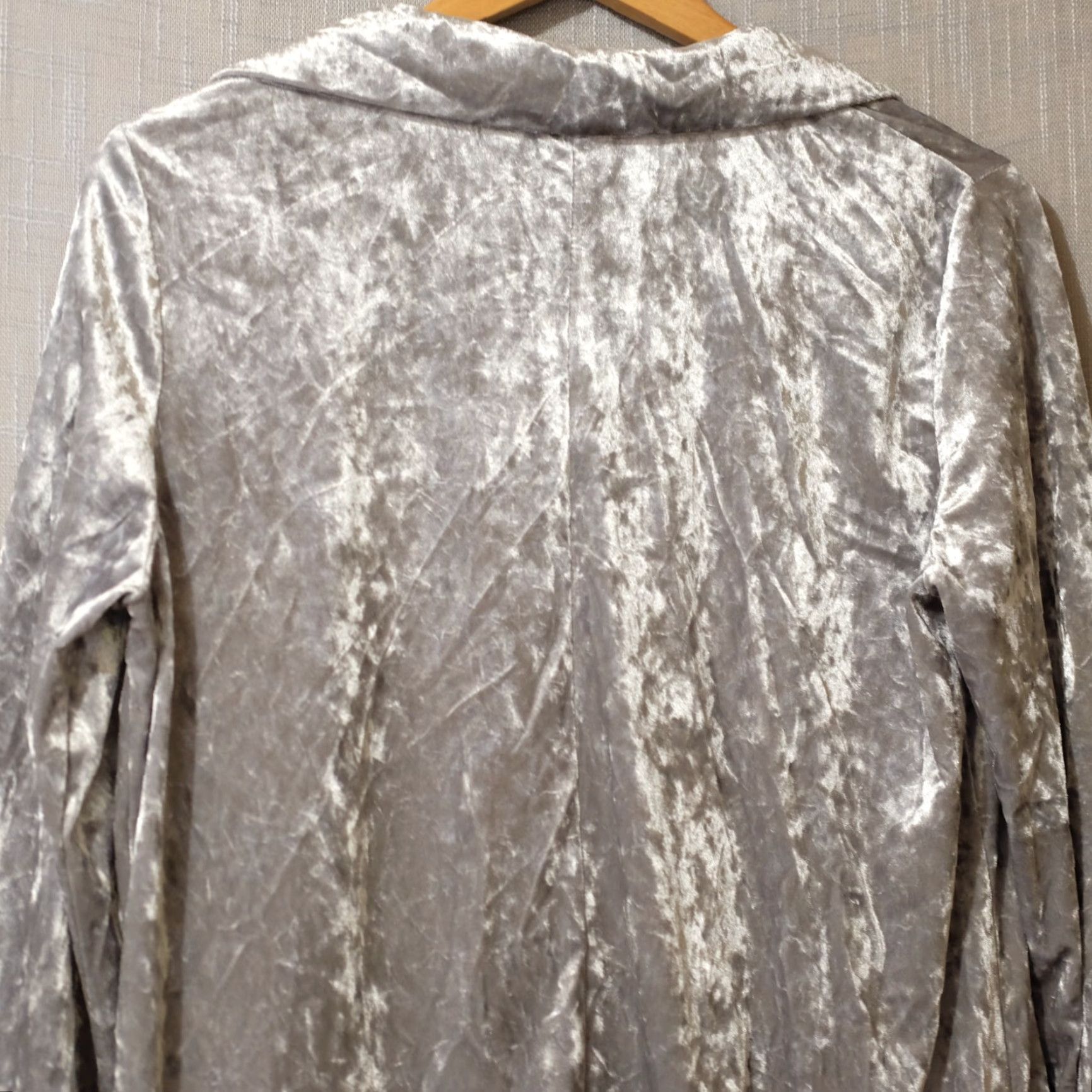H&M H & M Divided Blazer Shirt Silver Crushed Velvet Open-Front Womens S Vintage No N/A Size S / US 4 / IT 40 - 6 Thumbnail