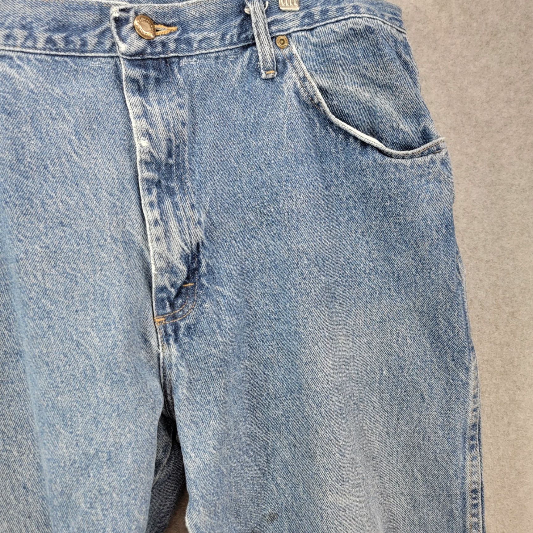 Wrangler Wrangler Jeans Mens 40x30 light Wash Regular Fit Straight 96501MR vintage Wrangler Jeans Mens 40x30 light Wash Regular Fit Straight 96501MR vintage Size US 40 / EU 56 - 4 Thumbnail