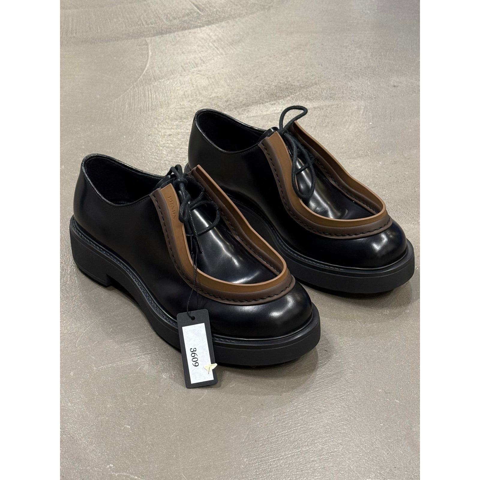 靴 prada diapason opaque shoes 39 Prada Diapason opaque brushed leather lace-up shoes | REVERSIBLE