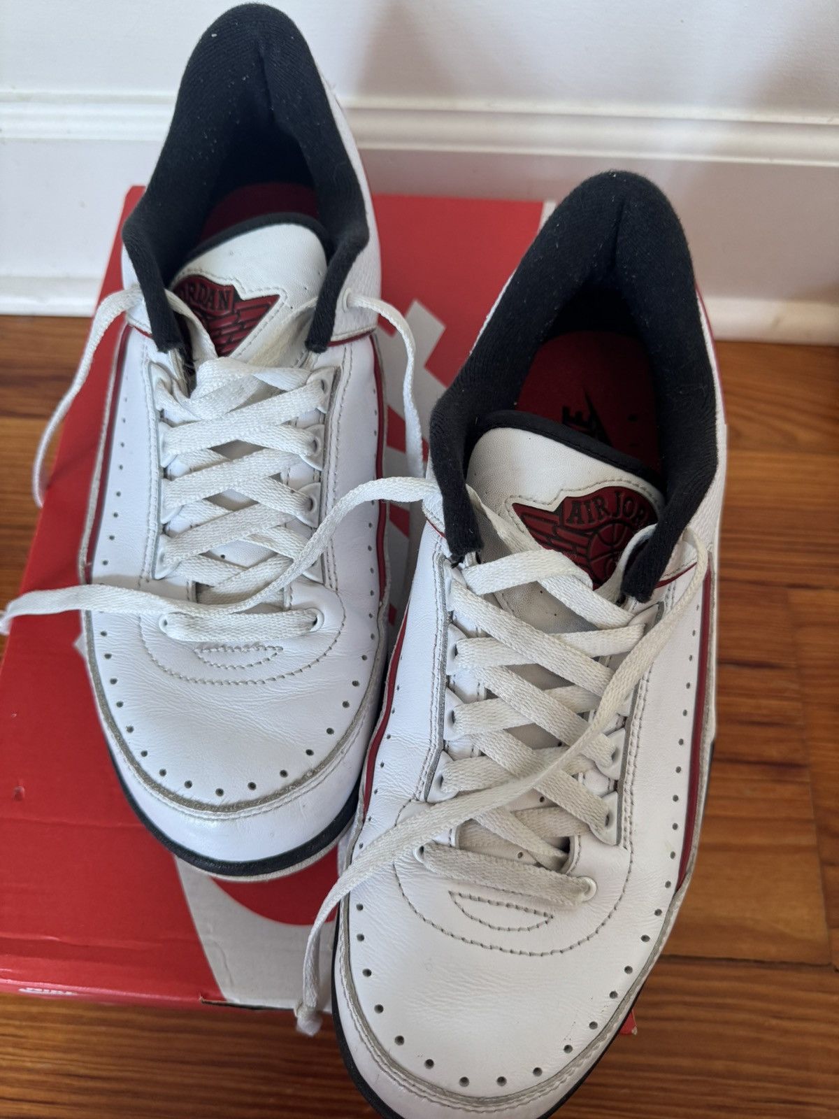 Jordan Brand Jordan 2 Low Chicago 2016 Size US 9 / EU 42 - 5 Thumbnail