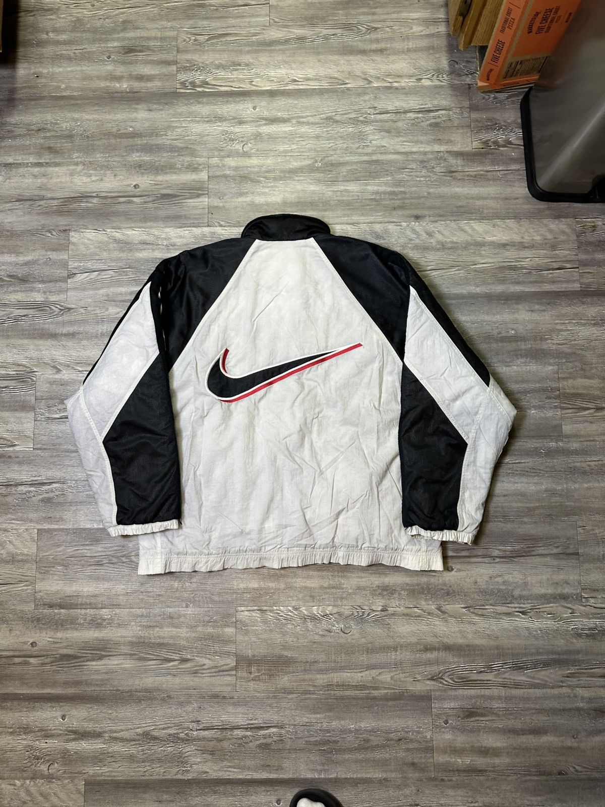 Nike 90’s black and white Nike puffer jacket with single swoosh Size US XL / EU 56 / 4 - 5 Thumbnail