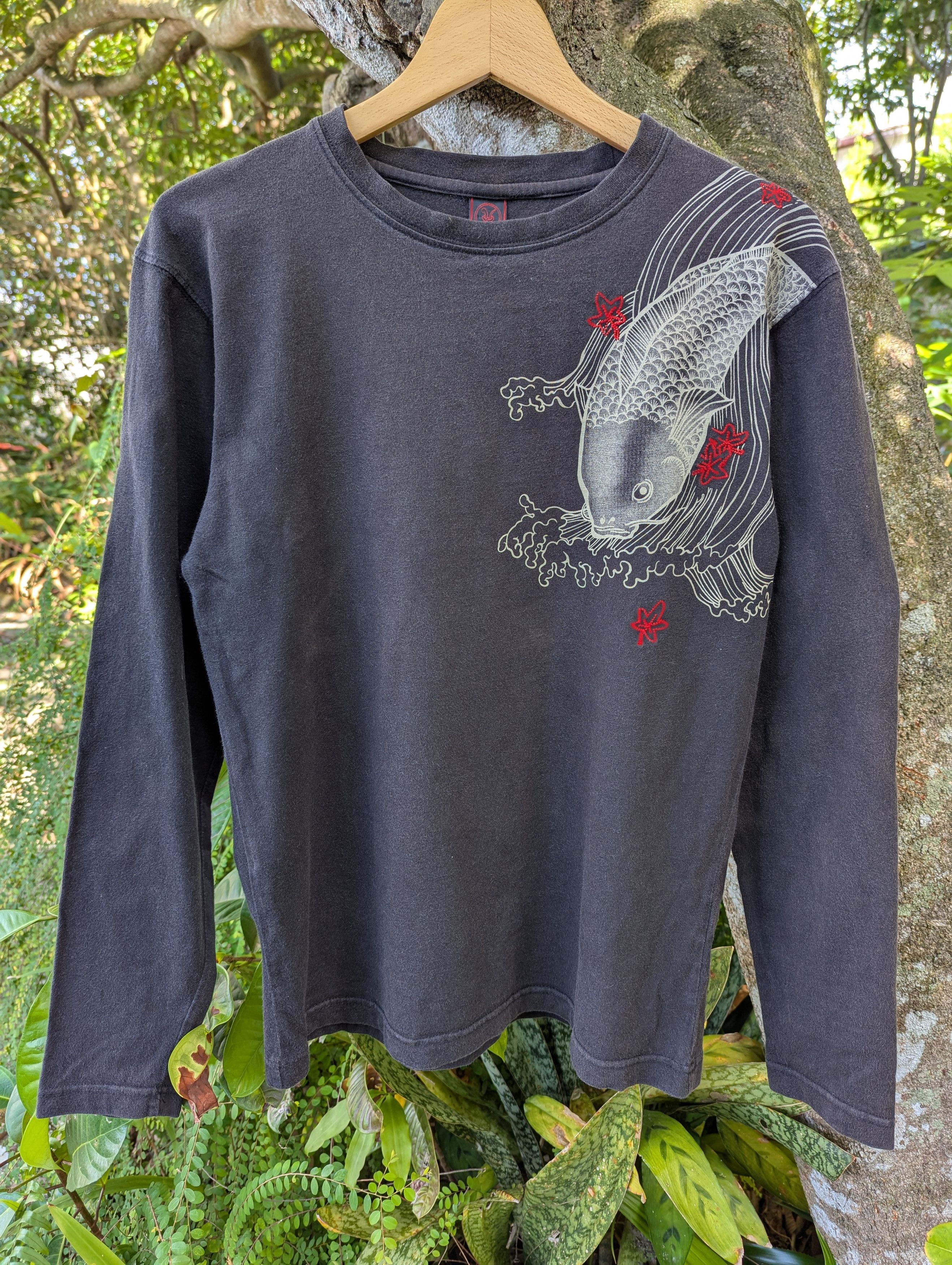 Japanese Brand 🔥FREE SHIPPING🔥Cropped Heads 🇯🇵 Embroidered Koi Fish Tshirt Size US L / EU 52-54 / 3 - 2 Thumbnail