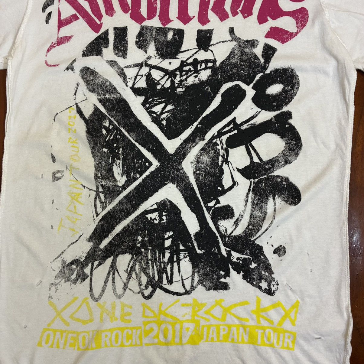 Band Tees One Ok Rock Ambitions Japan tour special Edition Thrashed Size US M / EU 48-50 / 2 - 4 Thumbnail