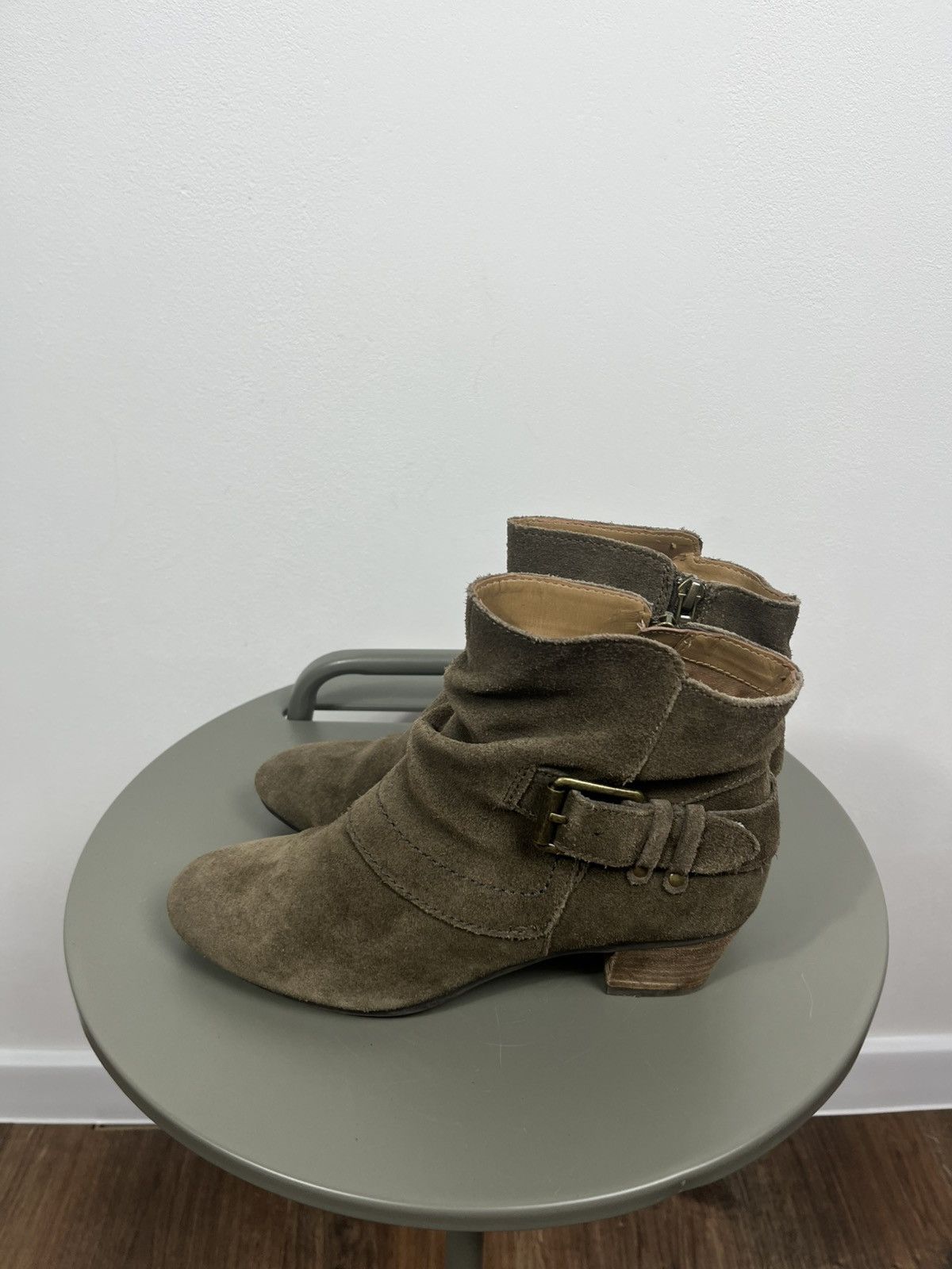 Clarks Clarks Suede Ankle Boots Buckle Low Heel Women EU 37.5 Brown Size US 6.5 / IT 36.5 - 7 Thumbnail