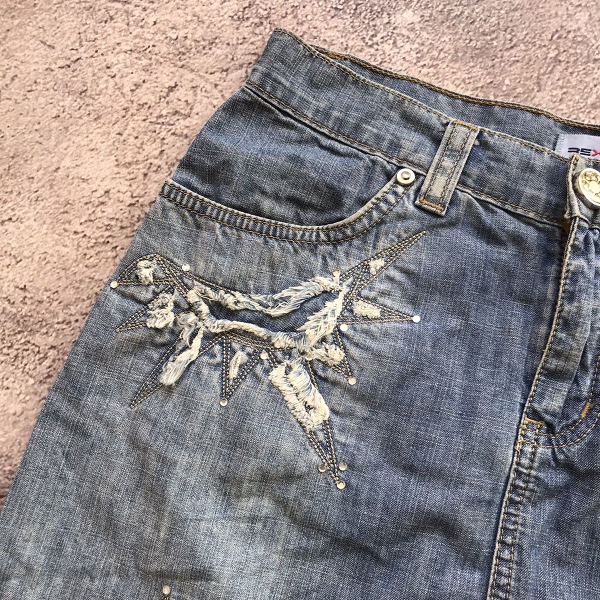 Vintage Vintage Y2K Distressed Midi Skirt Streetwear Skate Baggy 29 Size 29" - 2 Thumbnail