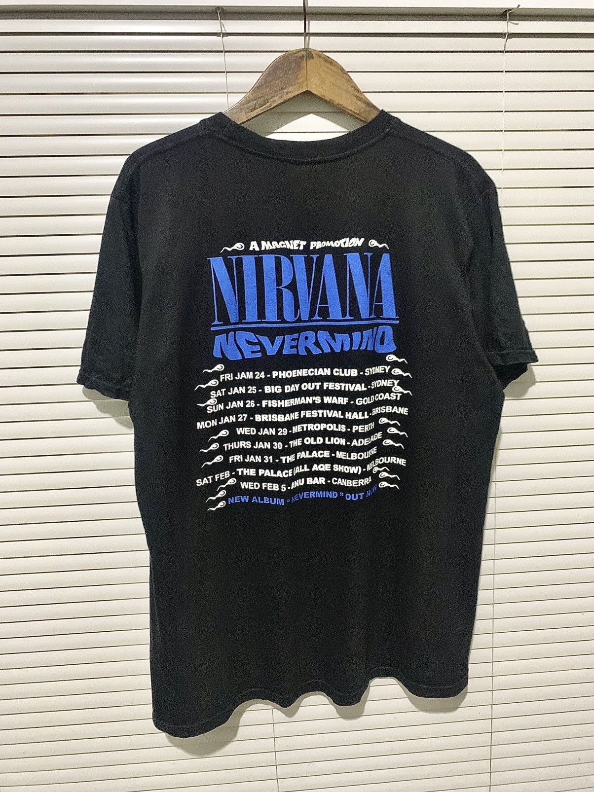 Band Tees Rare Vintage 2004 Nirvana “Nevermind” Tour tee T-Shirt Size US L / EU 52-54 / 3 - 5 Thumbnail