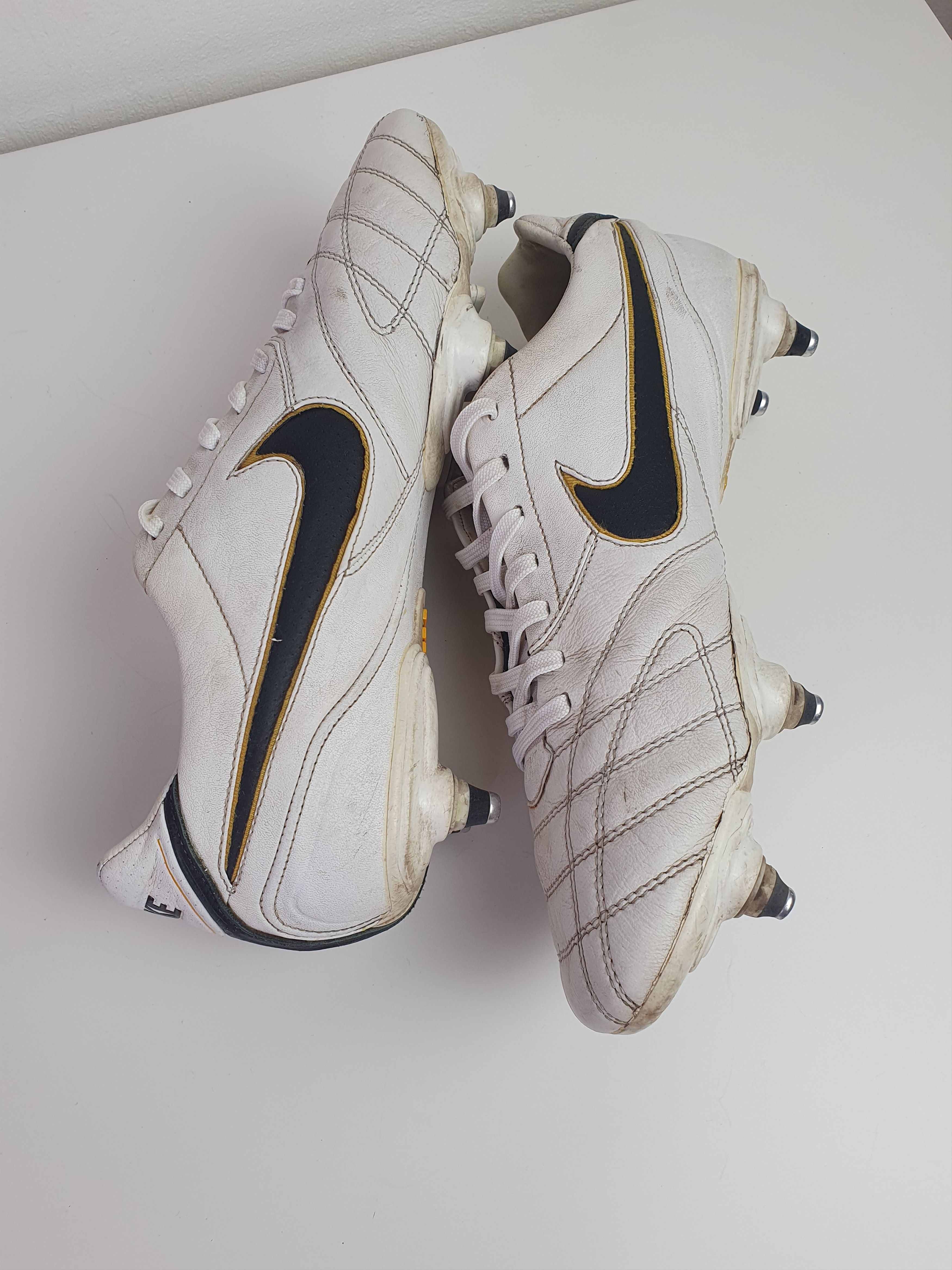 Nike Football Boots Rare Nike Tiempo Legend Size UK8 White Size US 9 / EU 42 - 6 Thumbnail