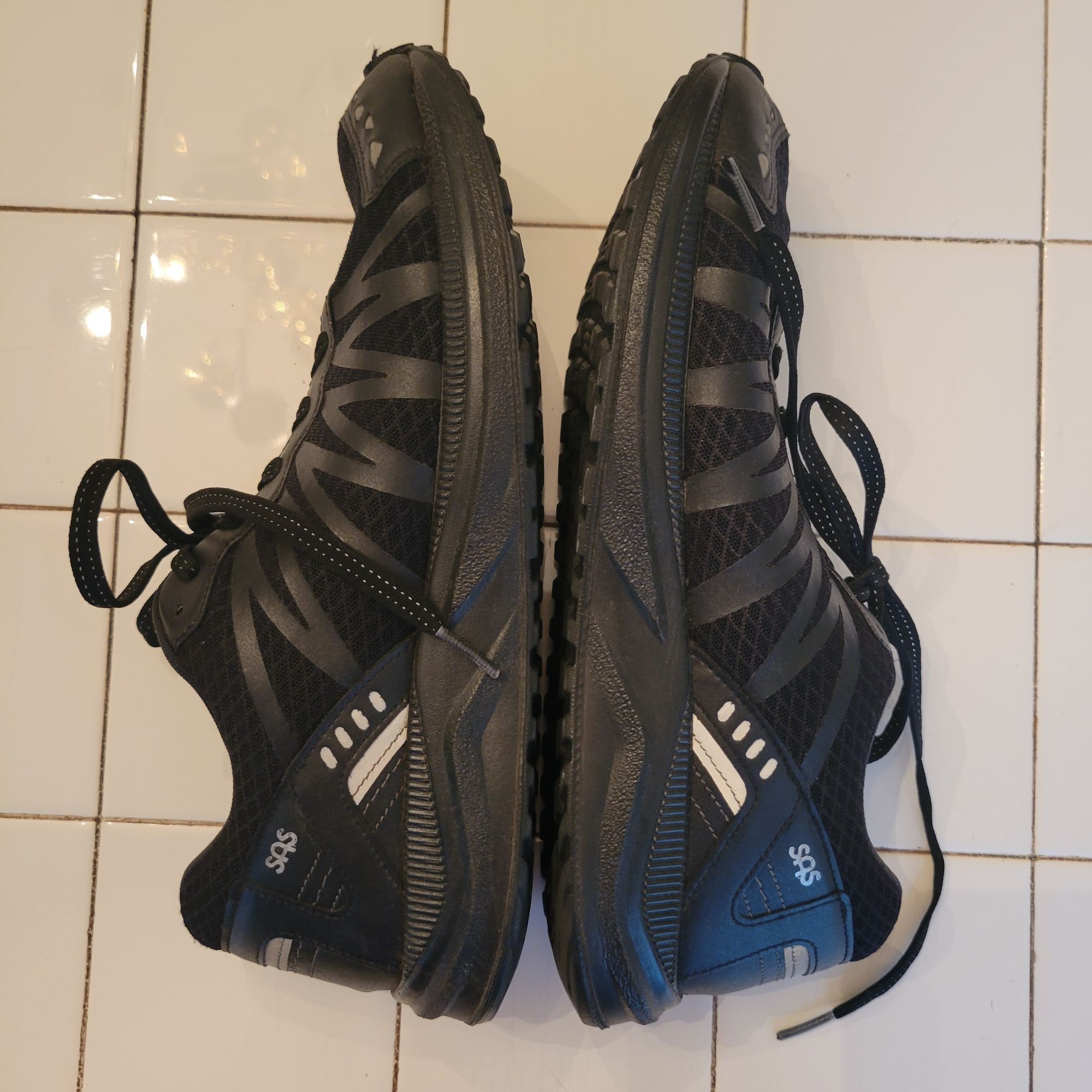 Other SAS Black Athletic Walking Shoes Mission One Comfort Vibram Size US 10 / EU 43 - 6 Thumbnail
