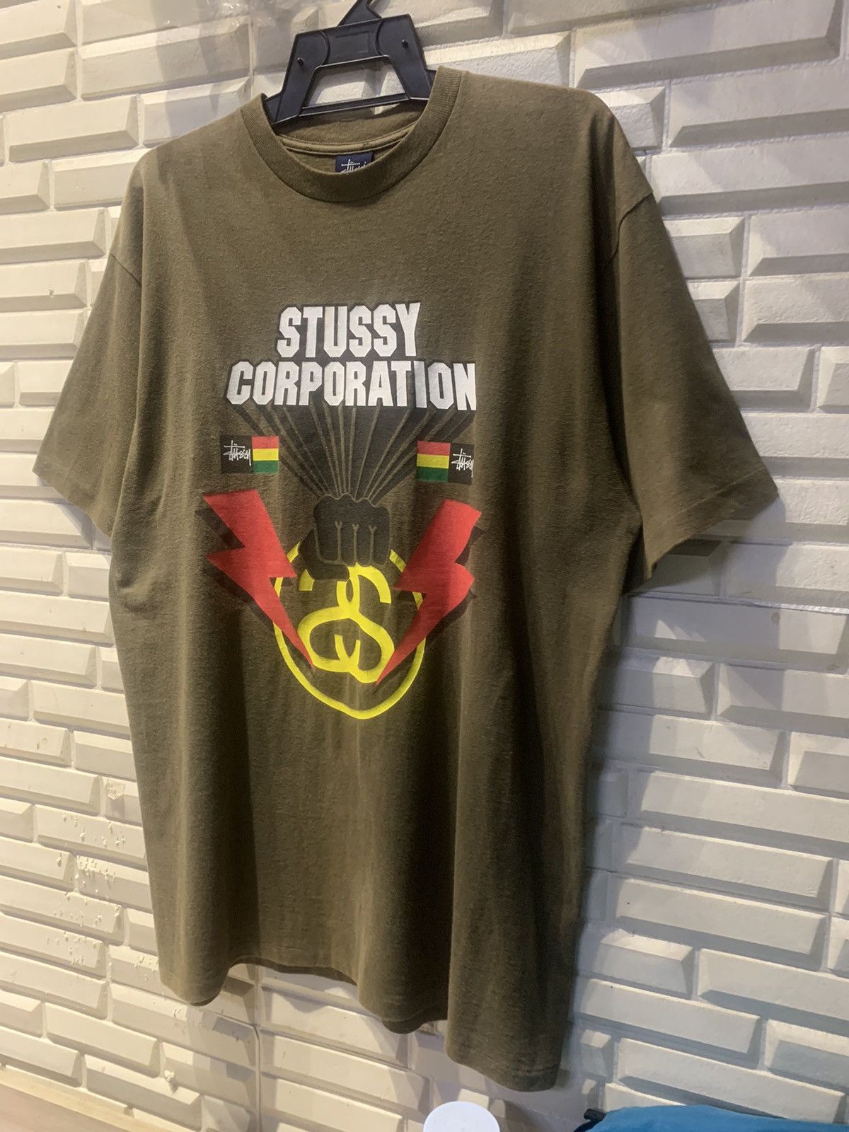 Stussy Vintage Stussy Corporation Resist/Rasta Flags Tee Army Green Size US L / EU 52-54 / 3 - 2 Thumbnail