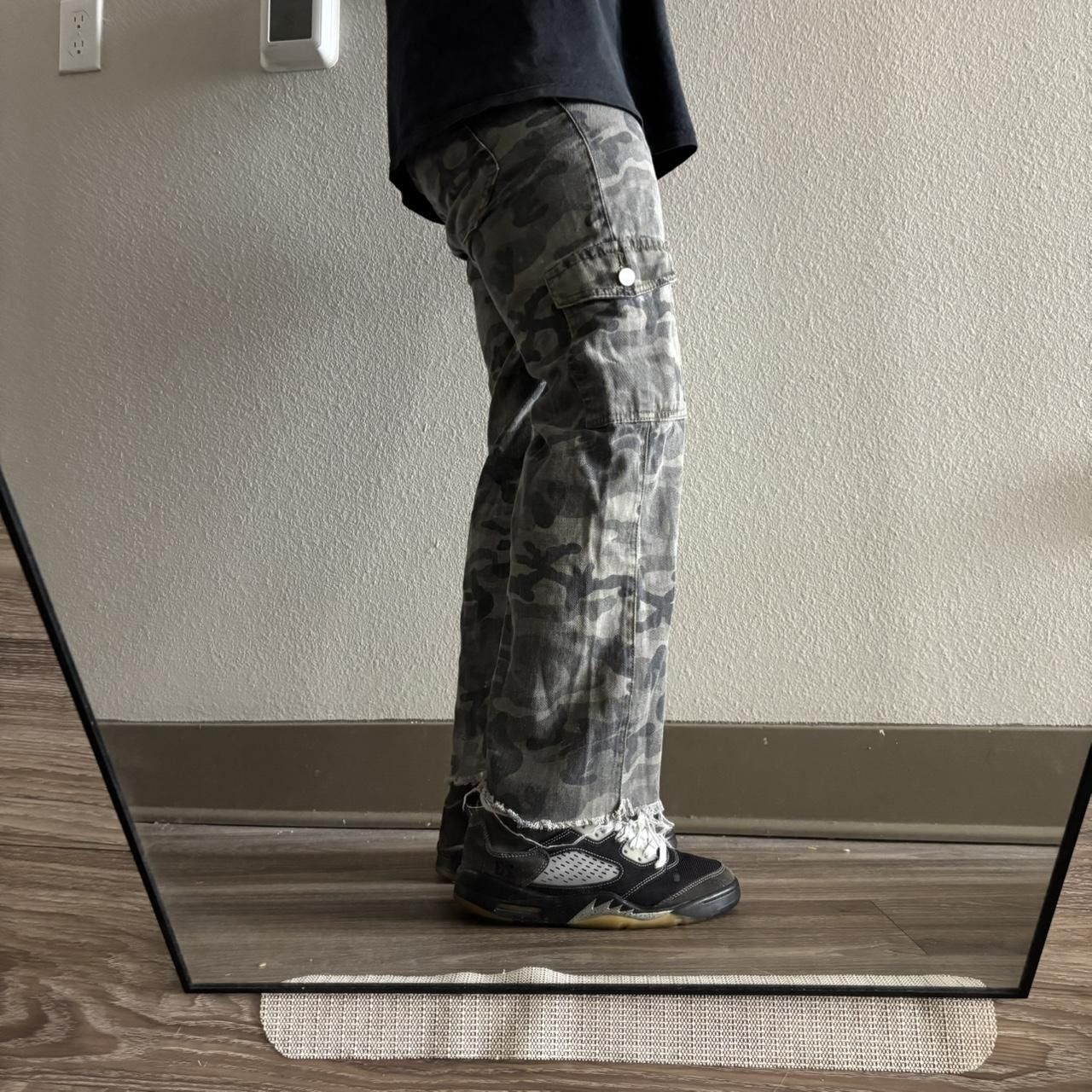 Japanese Brand Crazy Vintage Y2K/2000s Camo Skater Cargo Pants! 26x25 Size US 26 / EU 42 - 2 Thumbnail