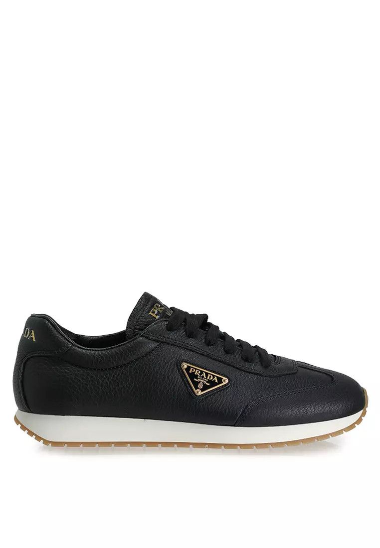 o1la1rc1a0226 Cervo Triangle Logo Sneakers in Black