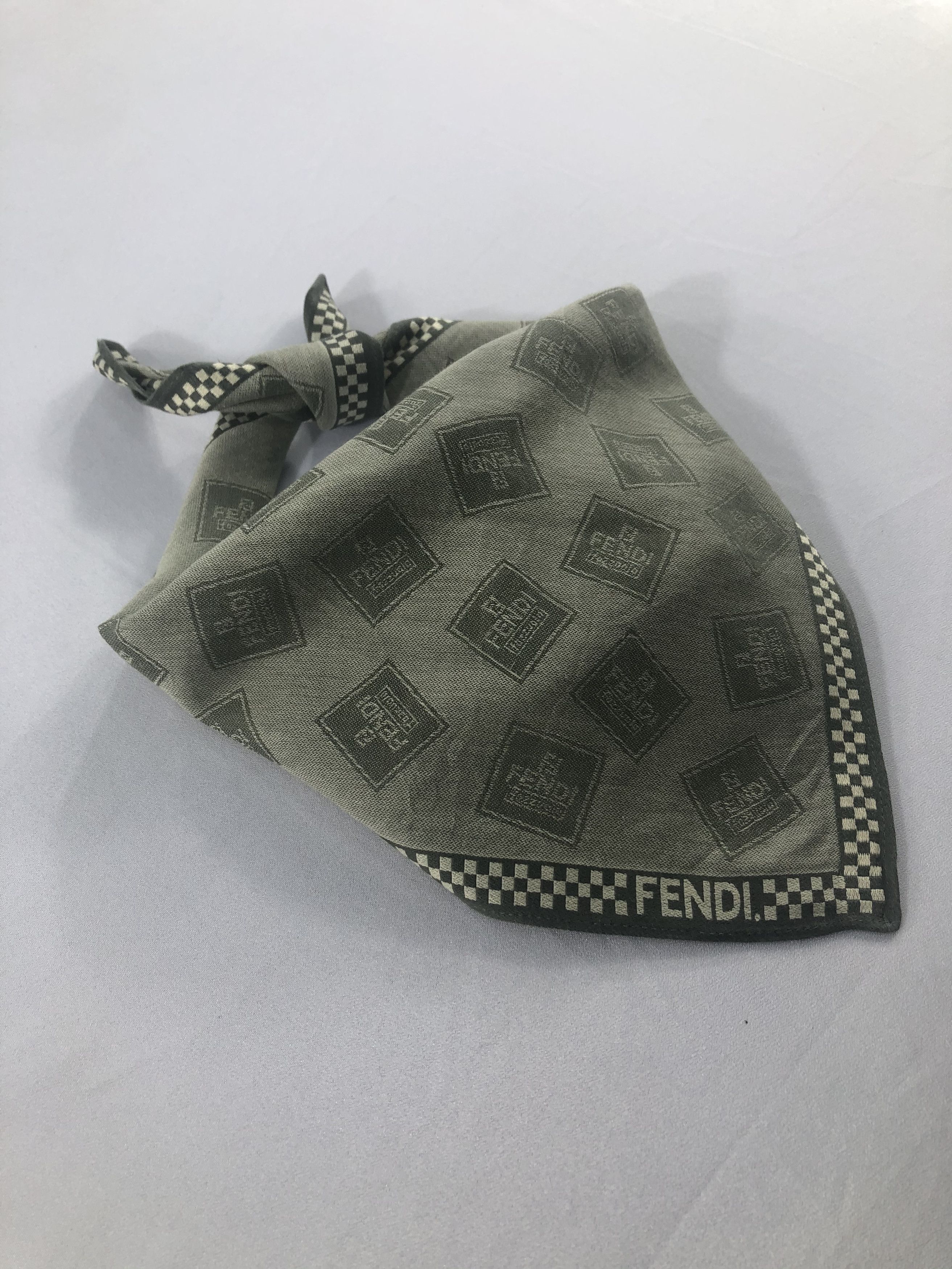 Vintage Fendi Handkerchief / Bandana / Neckerchief A644 Size ONE SIZE - 2 Thumbnail