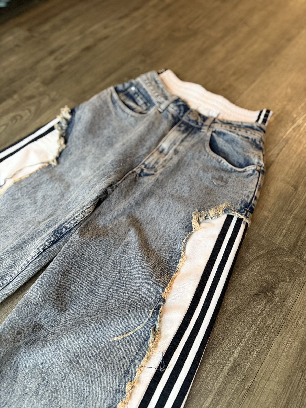 Adidas Adidas adilenum 5.0 deconstructed denim jeans Size 25" / US 0 / IT 36 - 4 Thumbnail