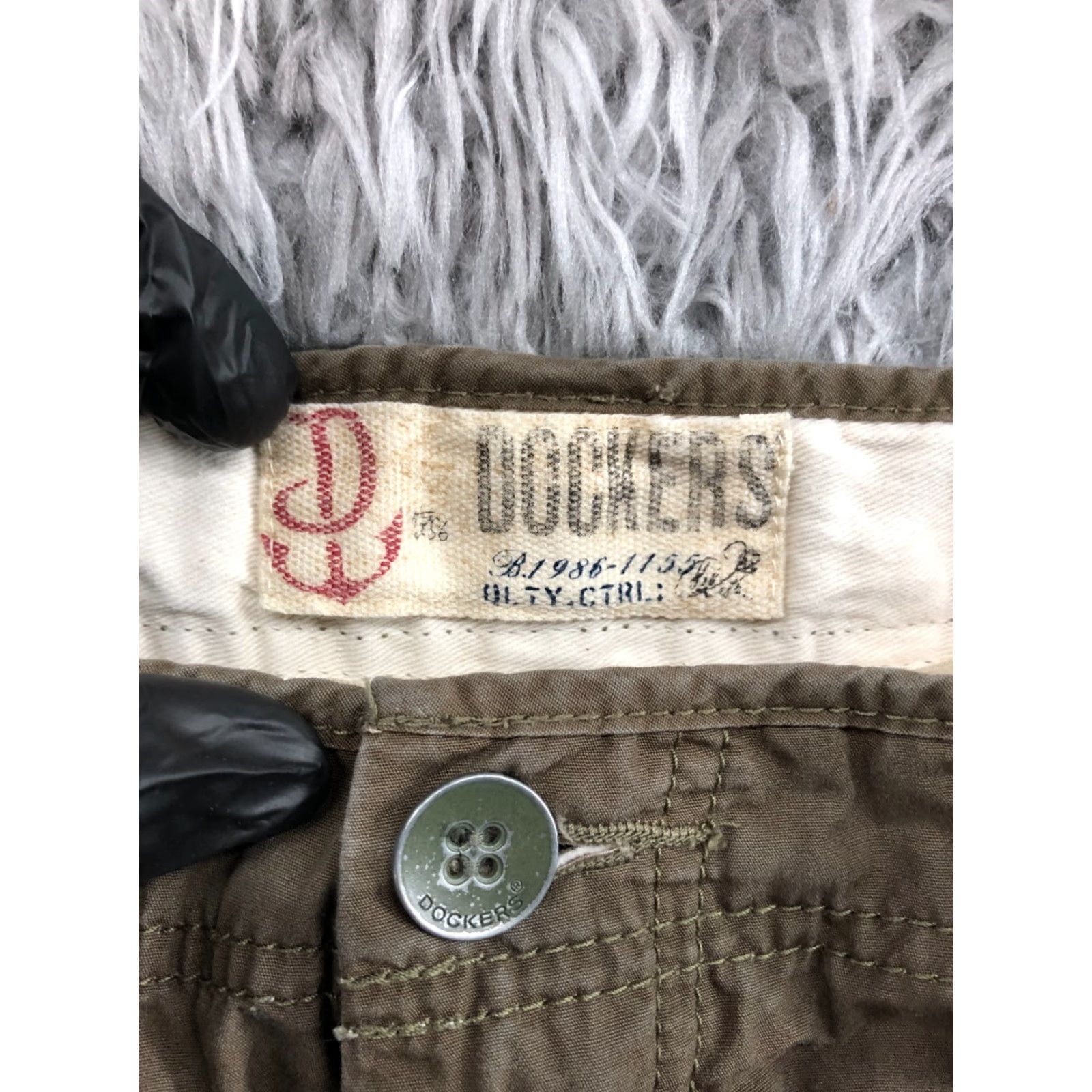 Dockers DOCKERS Relaxed Cargo Shorts Mens Size 34 Mid Rise Beige Medium Wash Canvas 5-Pocket Utility Style Casual Belt Loops Size US 34 / EU 50 - 5 Thumbnail