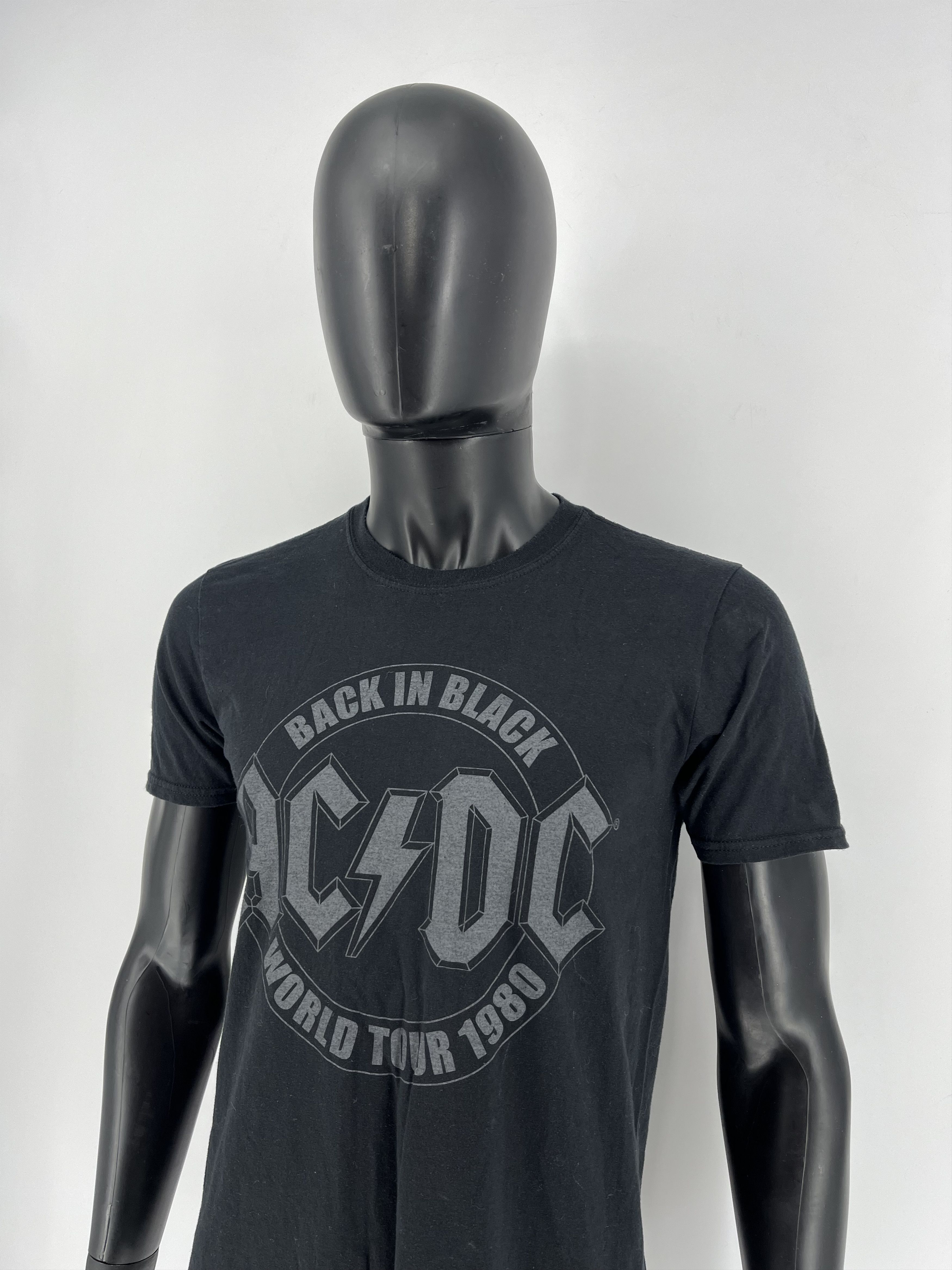 Band Tees Vintage Y2K ACDC "Back in Black" T-Shirt Rock Band Size M Size US M / EU 48-50 / 2 - 5 Thumbnail