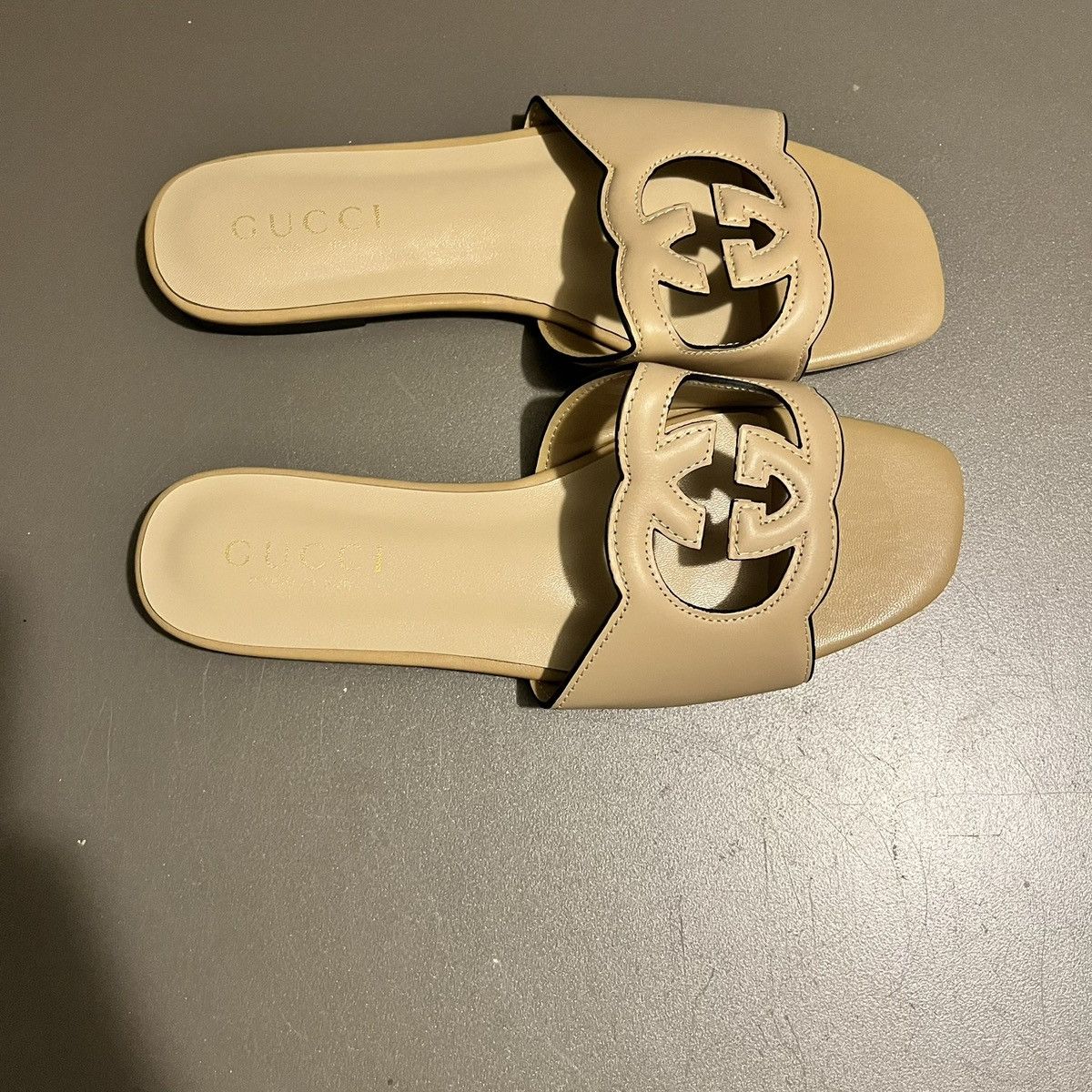 Gucci GUCCI Women's Slide Sandal with Interlocking G Size US 5.5 / IT 35.5 - 2 Thumbnail