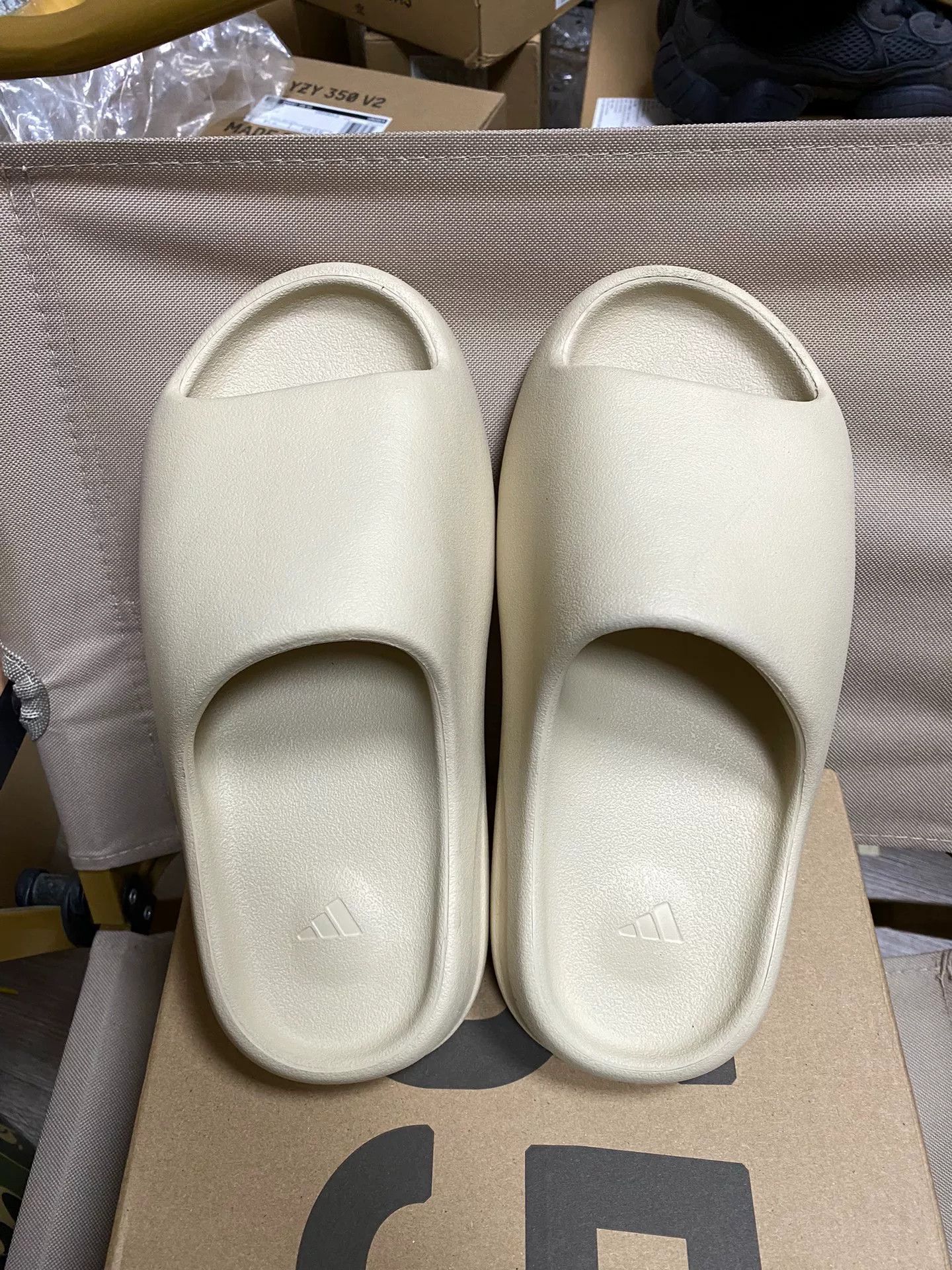 Yeezy Yeezy White Lowtop Sneakers 39 Men Size US 6.5 / EU 39-40 - 1 Thumbnail