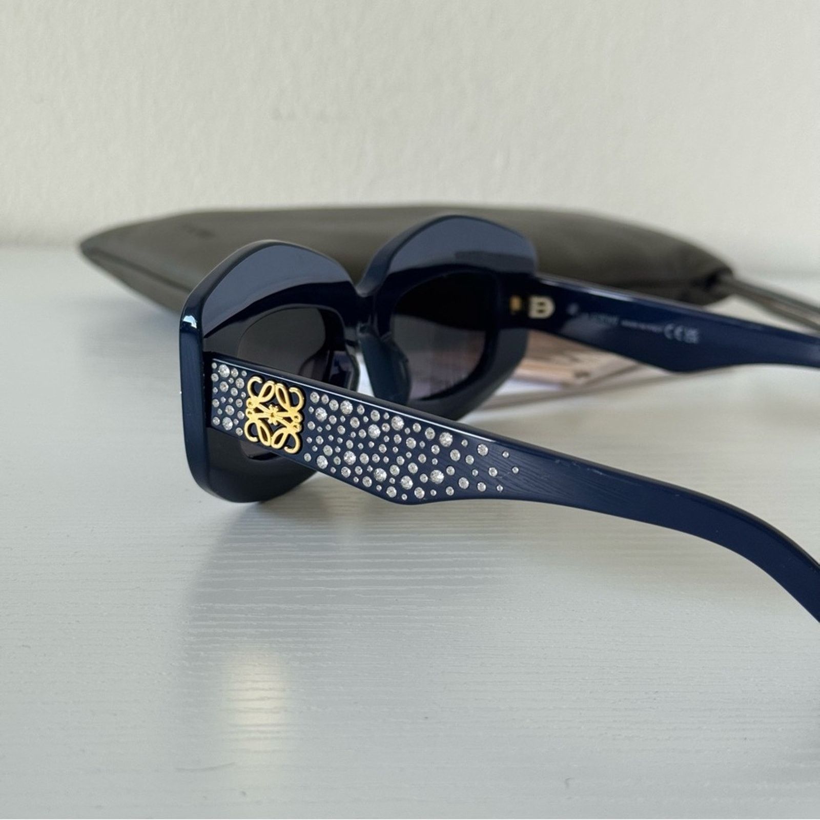 Loewe NWT Loewe Crystal Sunglasses LW4114IS 90A Blue Authentic Size ONE SIZE - 10 Thumbnail