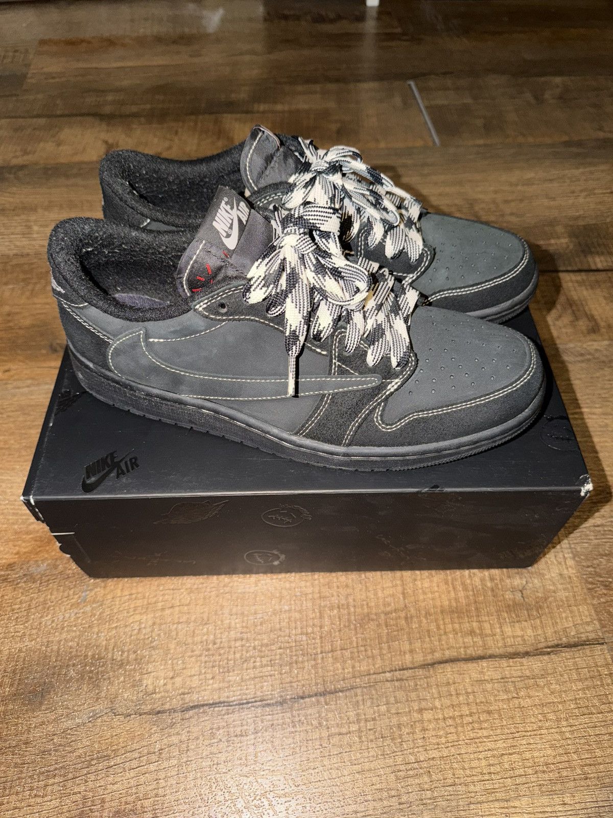 Jordan Brand × Travis Scott Jordan 1 Travis Scott Phantom black. Size US 9.5 / EU 42-43 - 2 Thumbnail