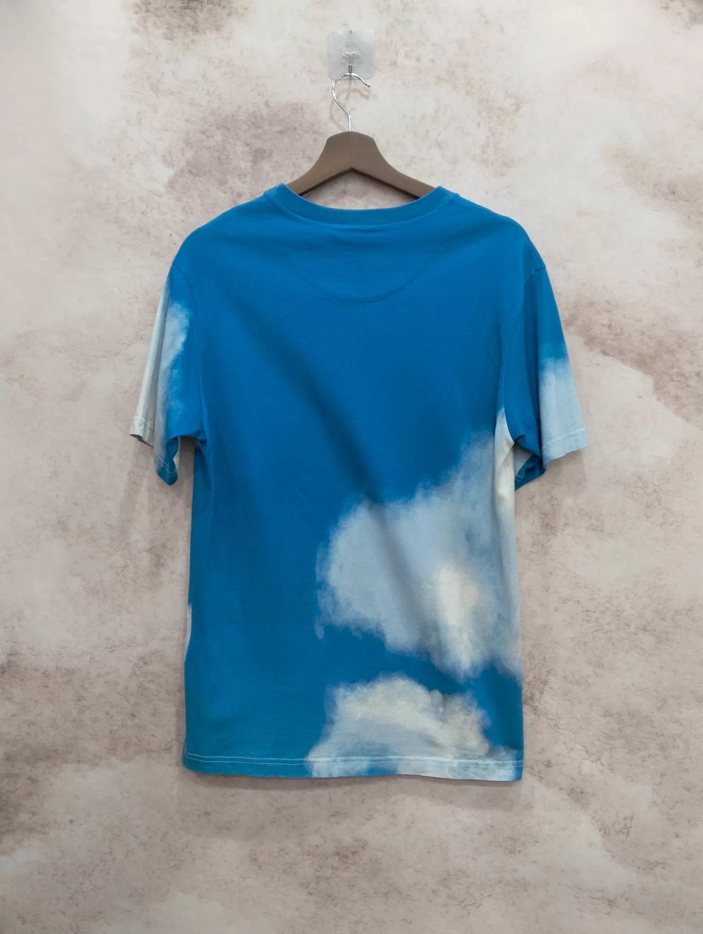 Louis Vuitton LV Blue Sky White Cloud short Tee L Size US L / EU 52-54 / 3 - 2 Thumbnail