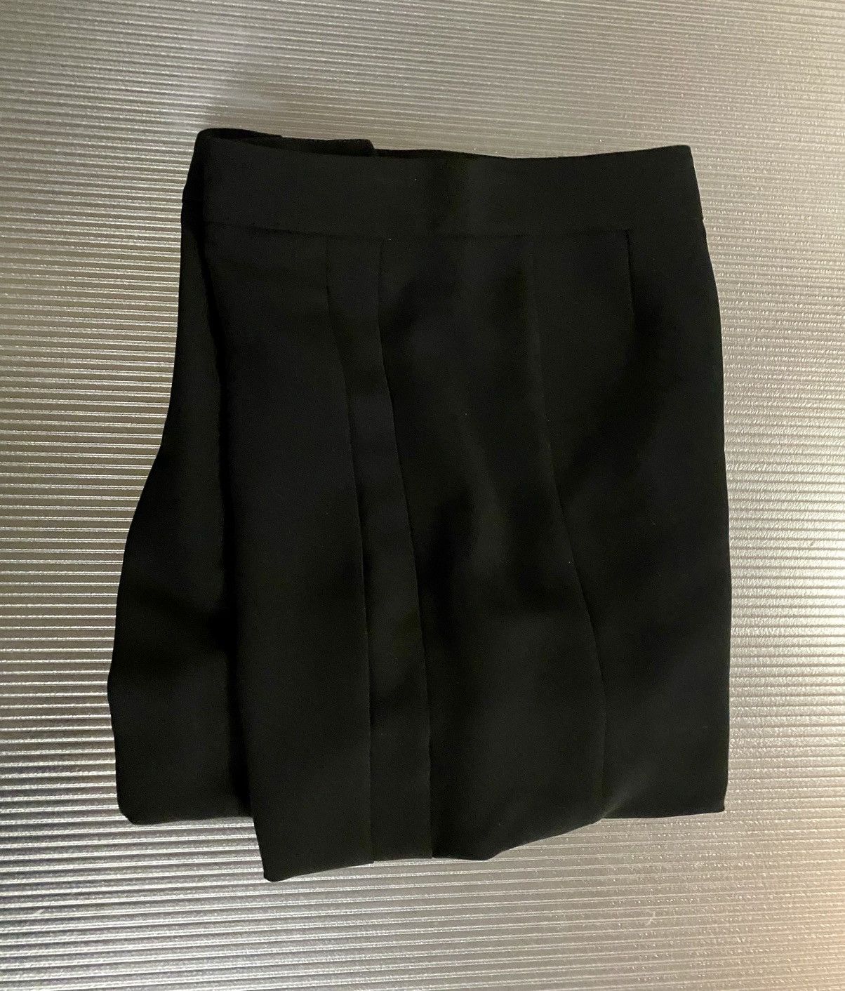 Emporio Armani Emporio Armani black dual full pleated leg shorts 40 New Size 27" / US 4 / IT 40 - 6 Thumbnail