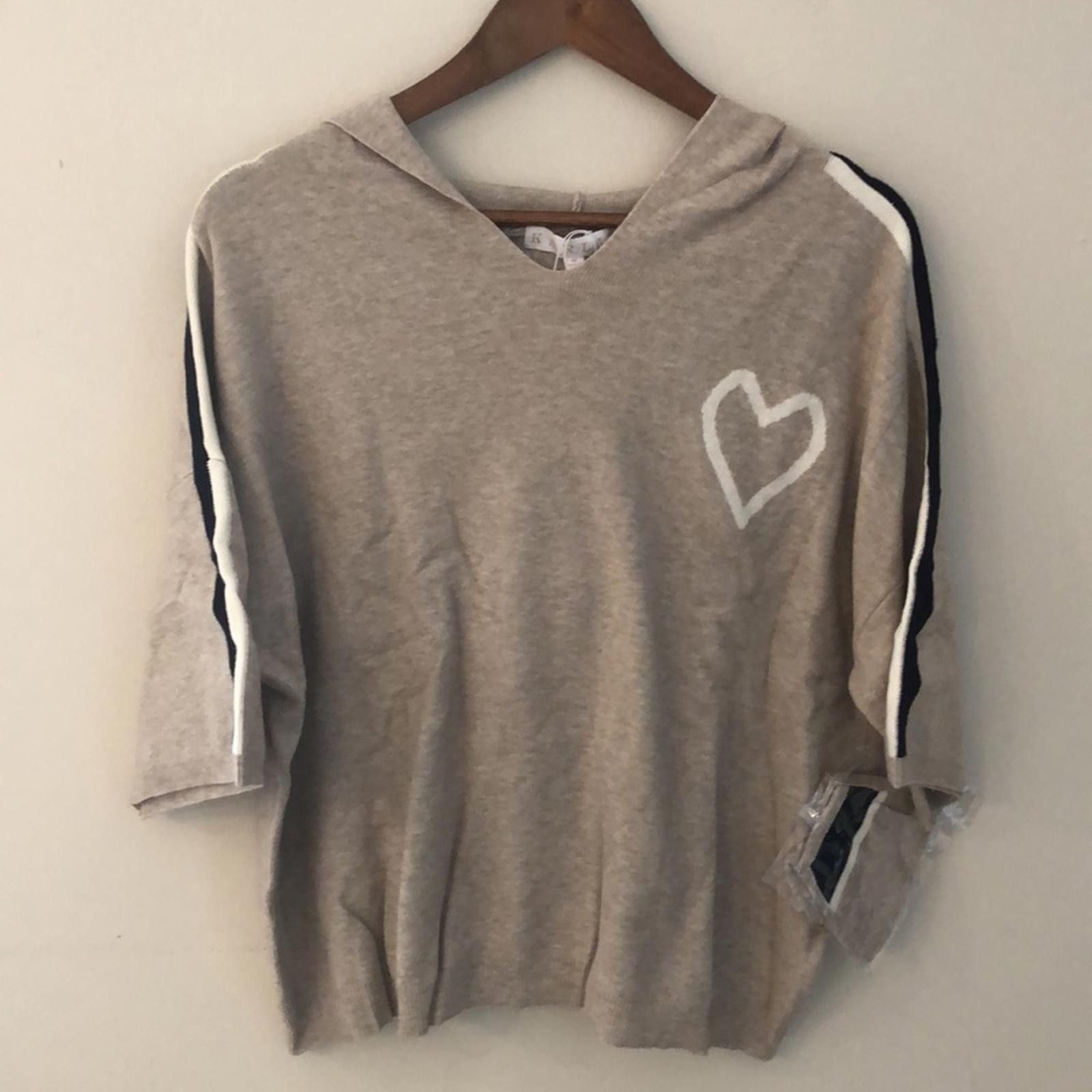 Other Karlie tan cropped hoodie sweater heart crop sleeve SZ Med Size M / US 6-8 / IT 42-44 - 1 Thumbnail
