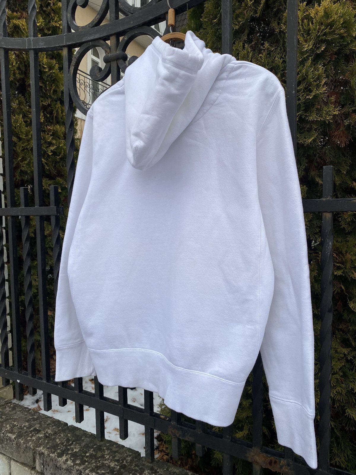 Nike × Vintage Vintage Nike Center Logo Swoosh Hoodie ATHDPT White M Y2K Size US M / EU 48-50 / 2 - 11 Thumbnail