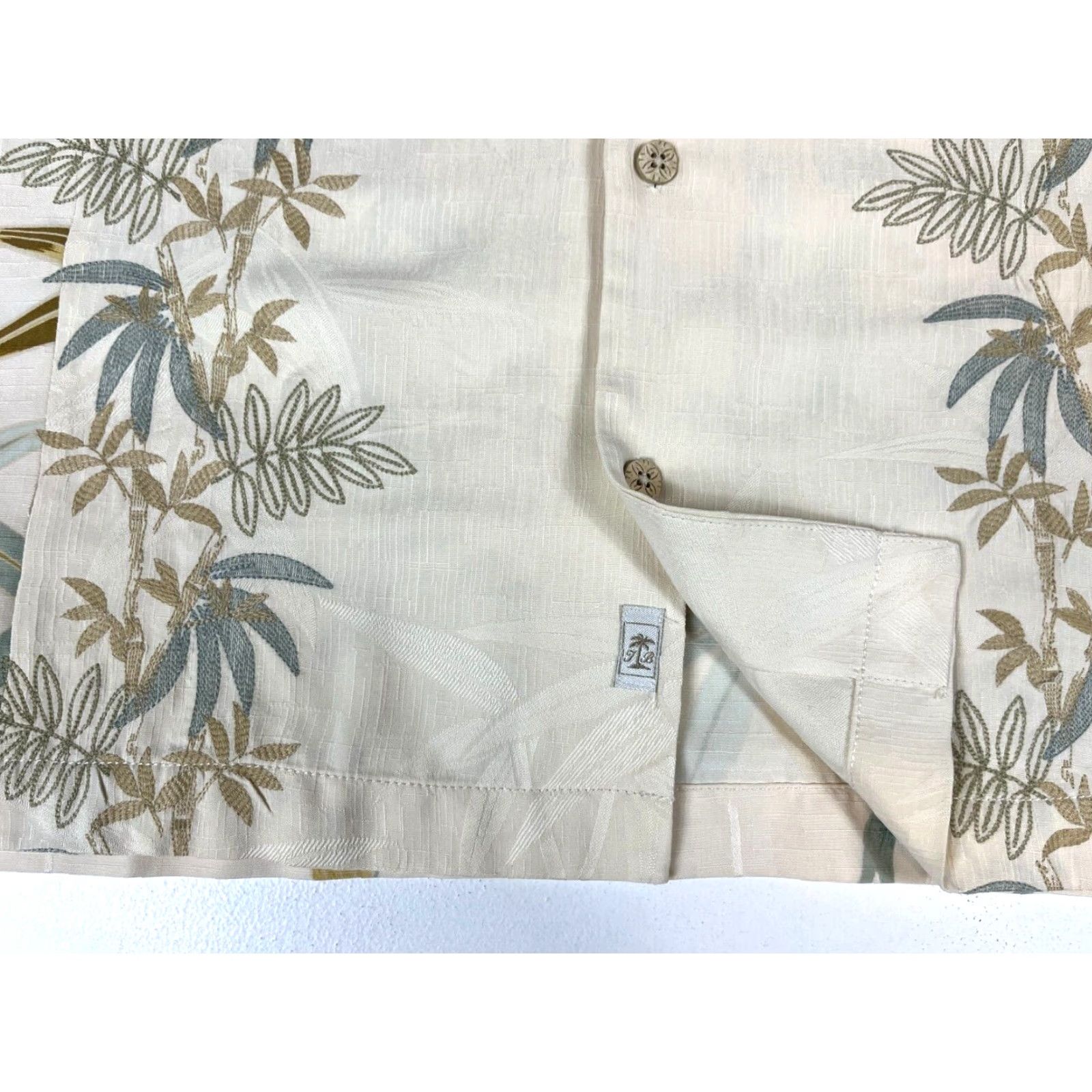 Tommy Bahama VINTAGE Tommy Bahama Shirt Men’s Short Sleeve Button-Up Silk Floral Sz M Beige Beach Hawaiian Flower Shirt Mens Size US M / EU 48-50 / 2 - 5 Thumbnail