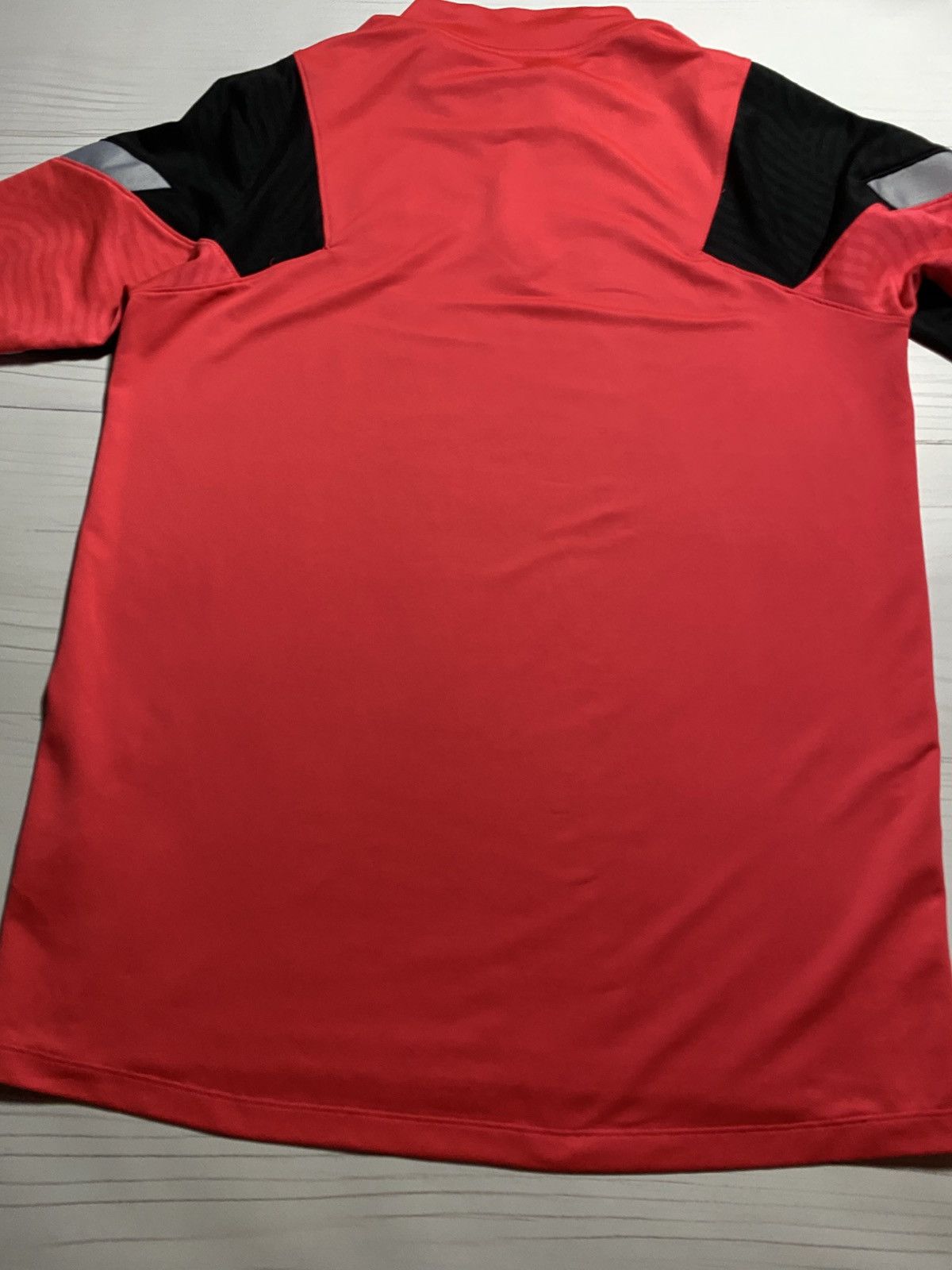 Nike Nike Liverpool 2020/21 training AXA soccer longsleeve jersey Size US L / EU 52-54 / 3 - 15 Thumbnail
