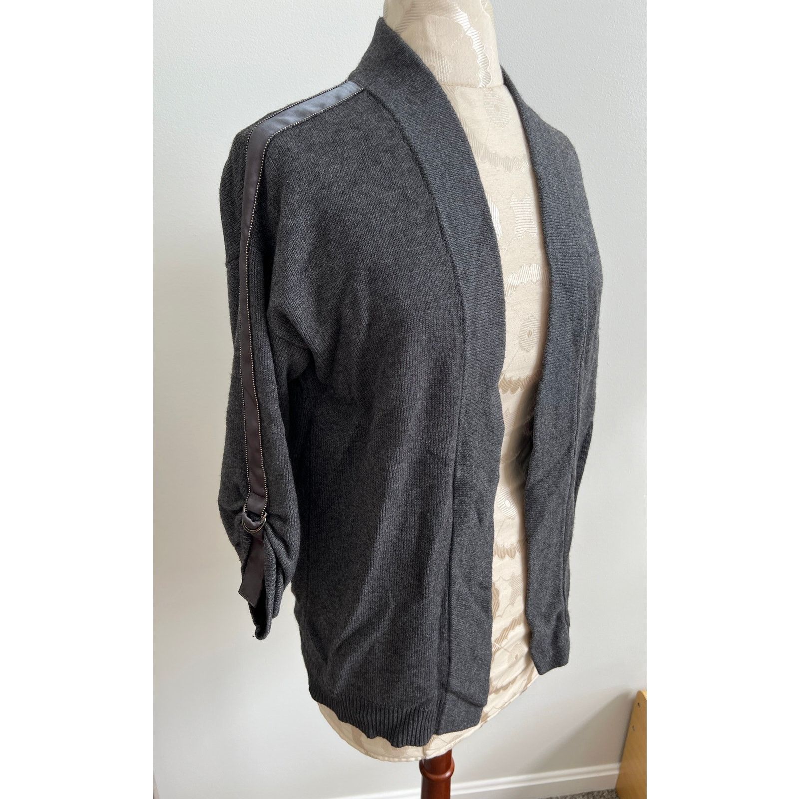 White House Black Market White House Black Market Gray 3/4 Cardigan Small Size S / US 4 / IT 40 - 2 Thumbnail