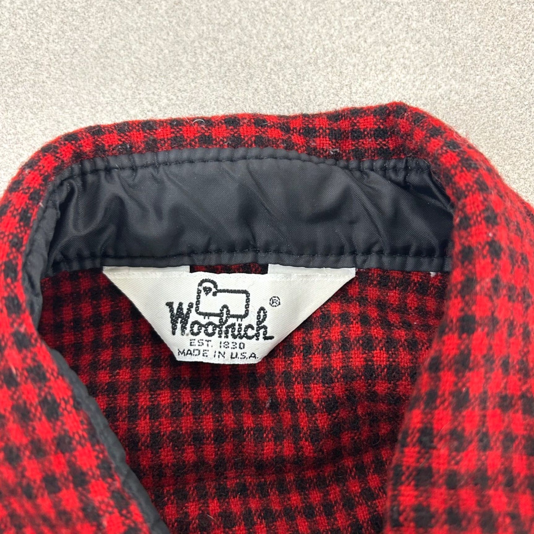 Vintage VINTAGE Woolrich Flannel Shirt Mens L Red Black Micro Check Wool Blend Made USA Shirt Mens L Red Black Micro Check Wool Blend Made USA Size US L / EU 52-54 / 3 - 4 Thumbnail