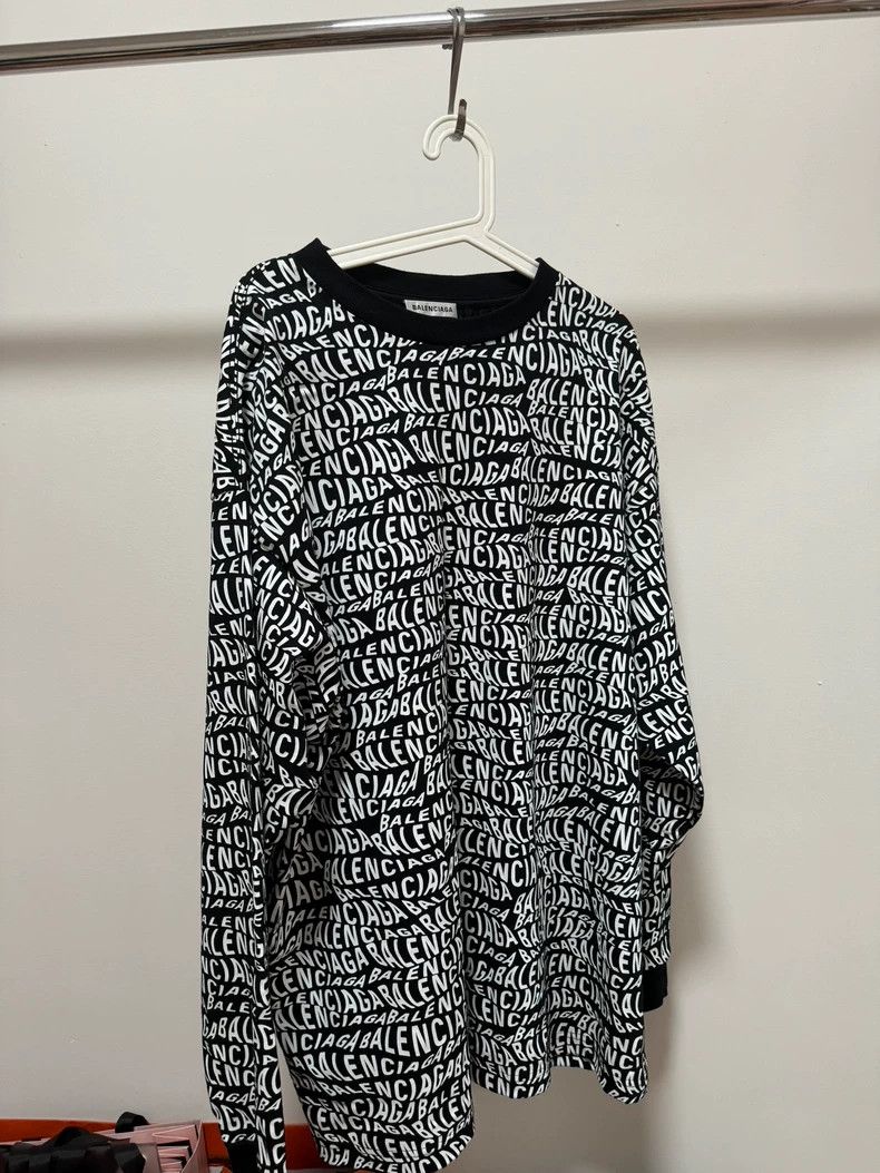 Balenciaga Balenciaga Full Print Long Sleeve, Size S Size US XS / EU 42 / 0 - 1 Thumbnail
