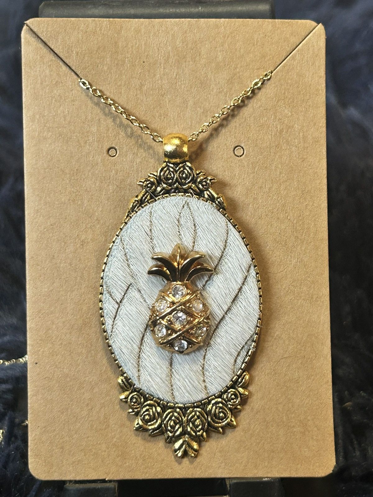 Handmade Handcrafted cowhide pineapple cameo pendant necklace Size ONE SIZE - 2 Thumbnail