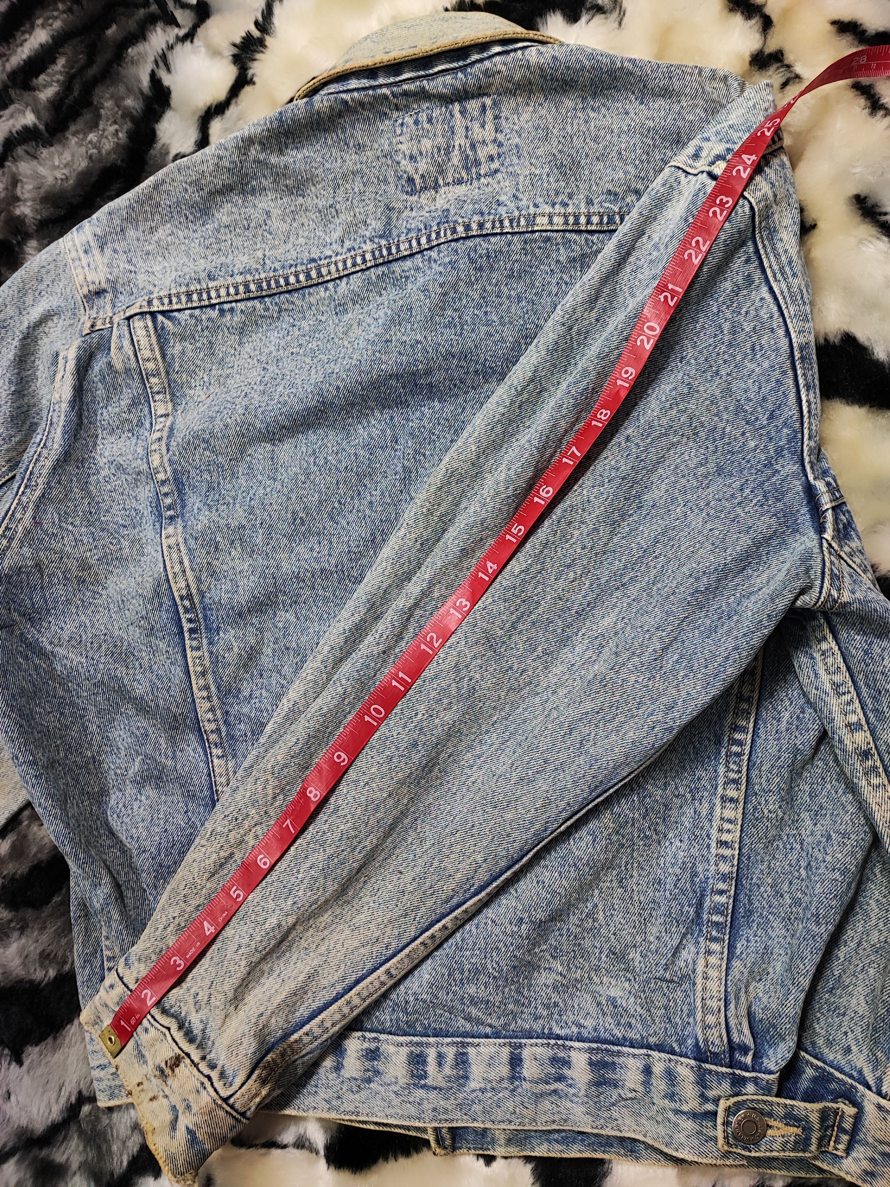 Wrangler Vintage Wrangler 90s Distressed Acid Wash Denim Jacket Size US L / EU 52-54 / 3 - 20 Thumbnail